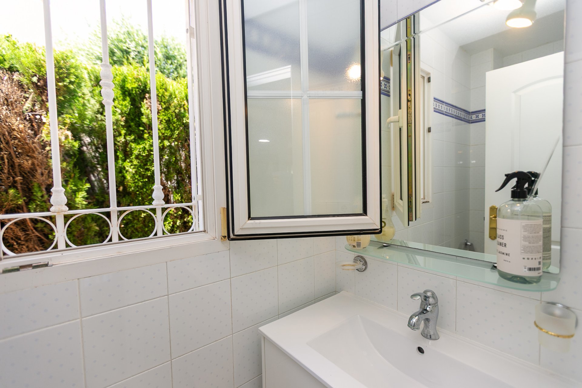 Resale - Villa * - Villamartin * - Rioja
