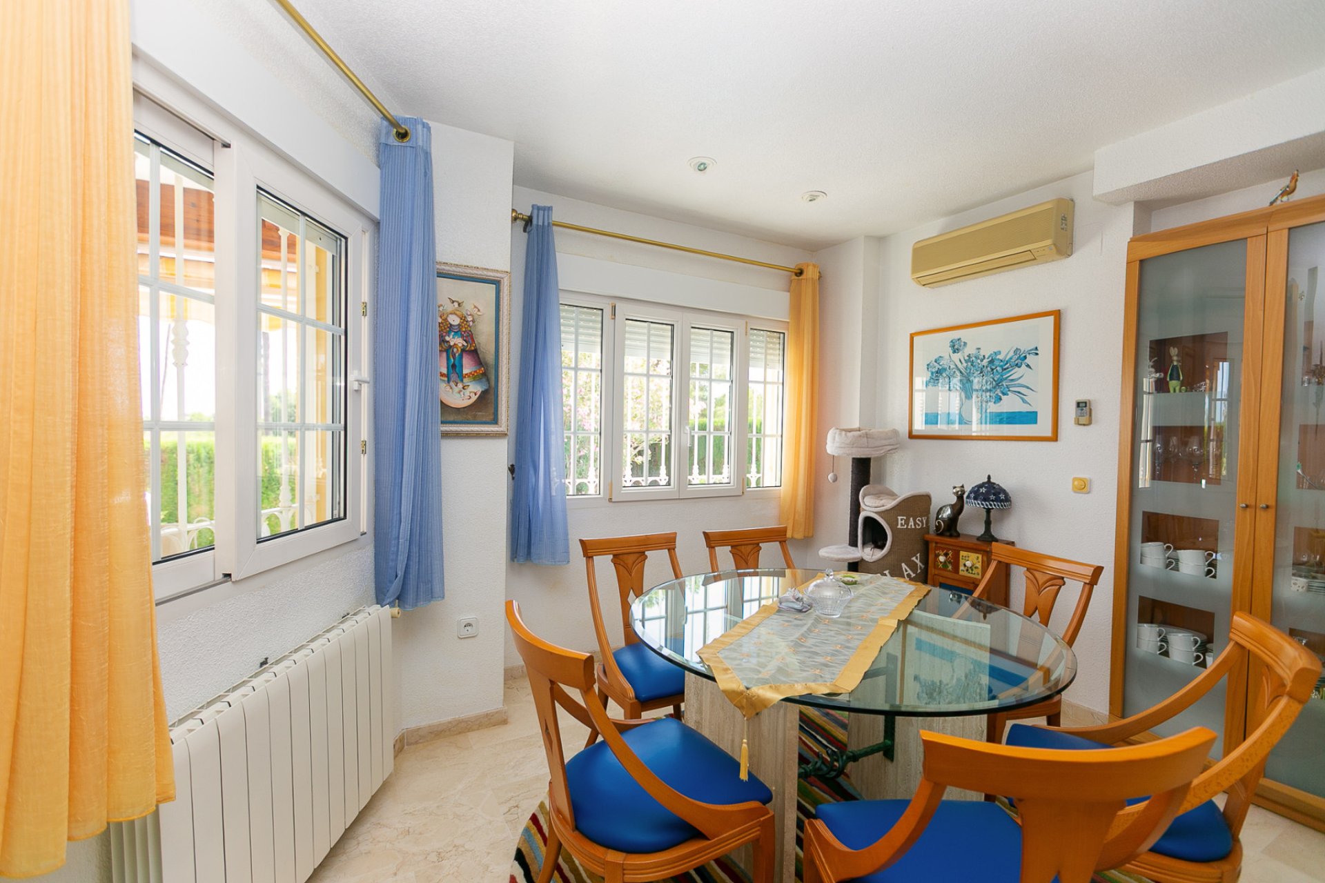 Resale - Villa * - Villamartin * - Rioja