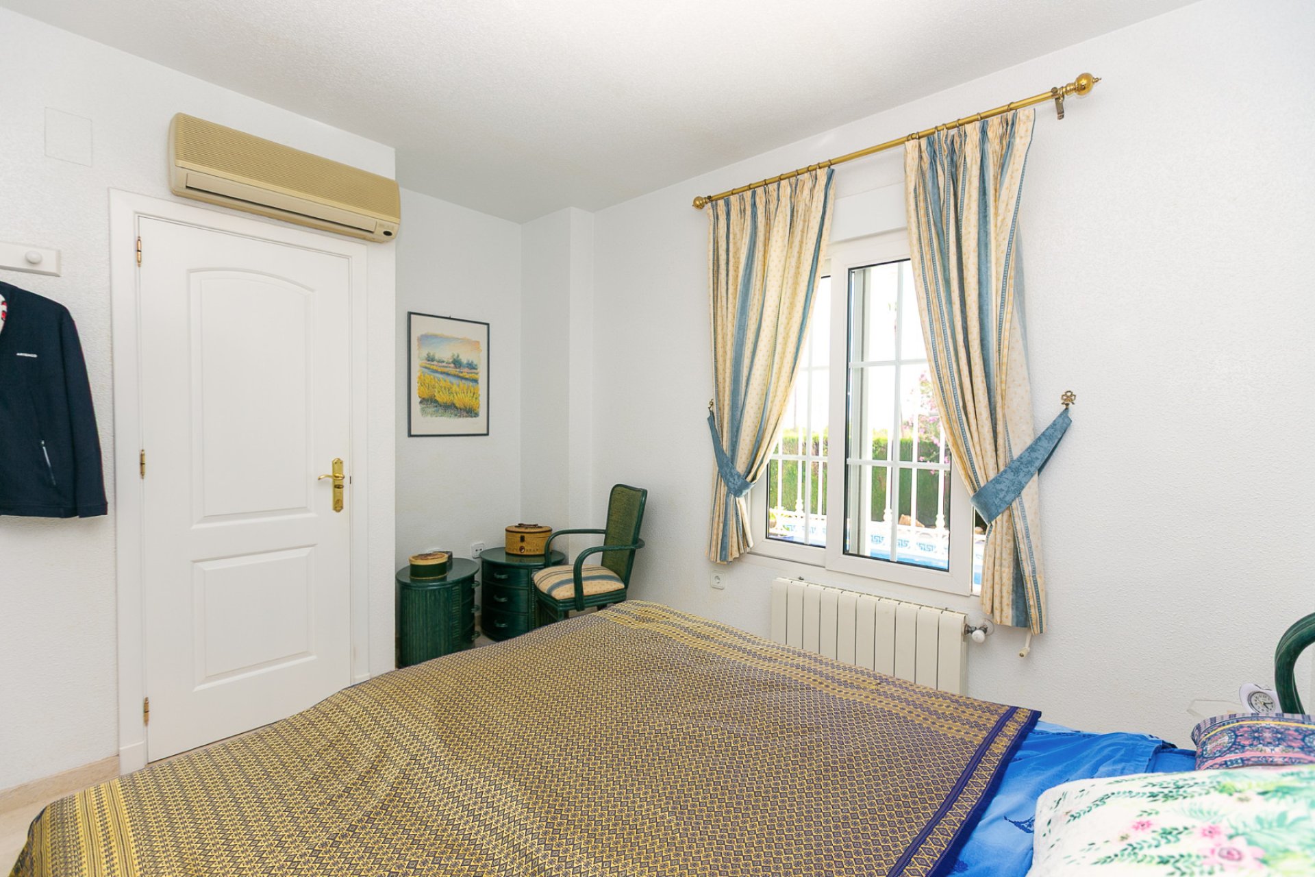 Resale - Villa * - Villamartin * - Rioja