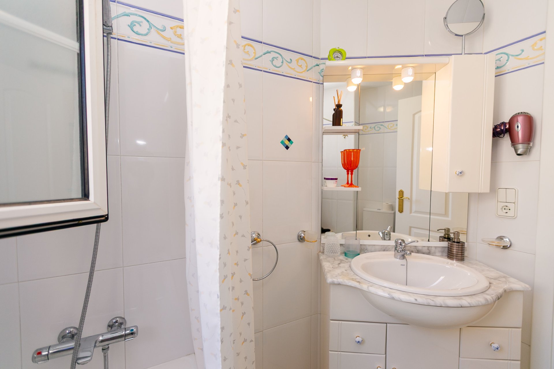 Resale - Villa * - Villamartin * - Rioja