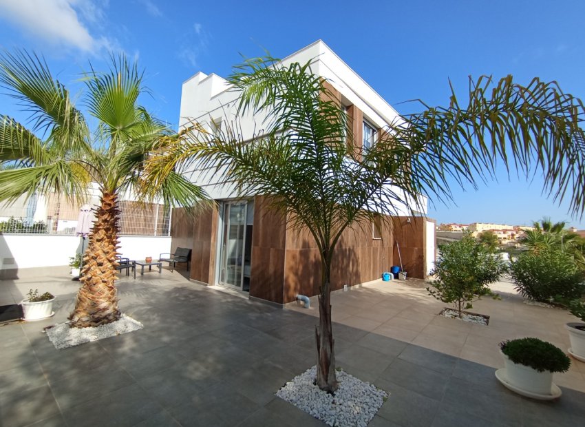 Resale - Villa - Villamartin - Villamartín