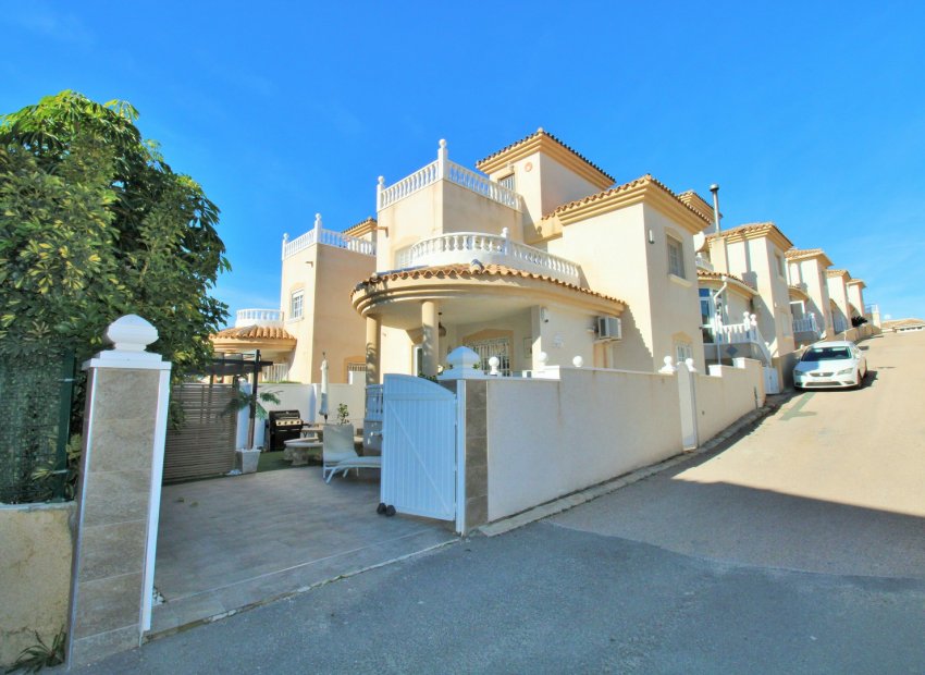 Resale - Villa - Villamartin - Villamartín