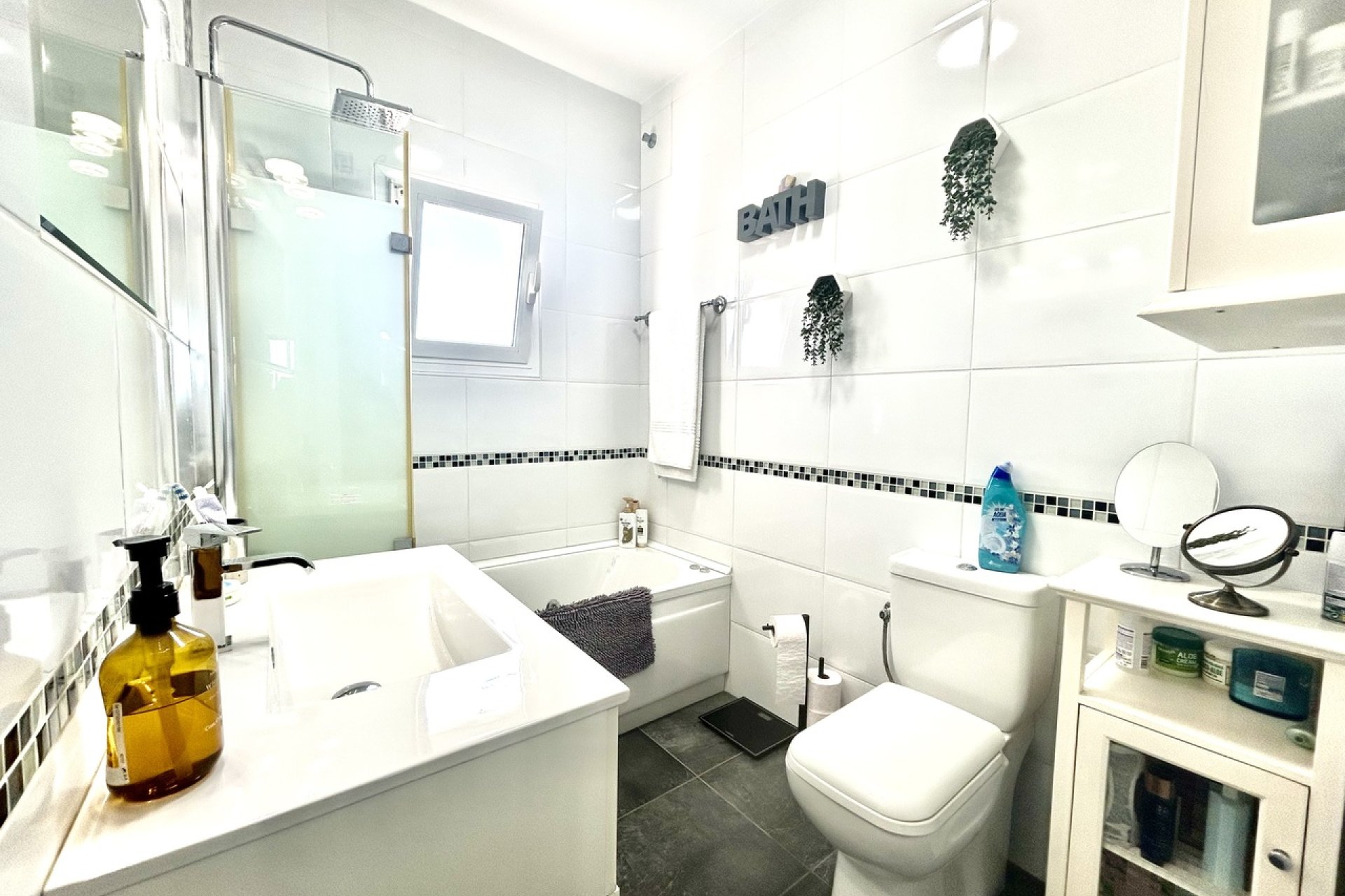 Resale - Villa * - Villamartin * - Villamartín * 