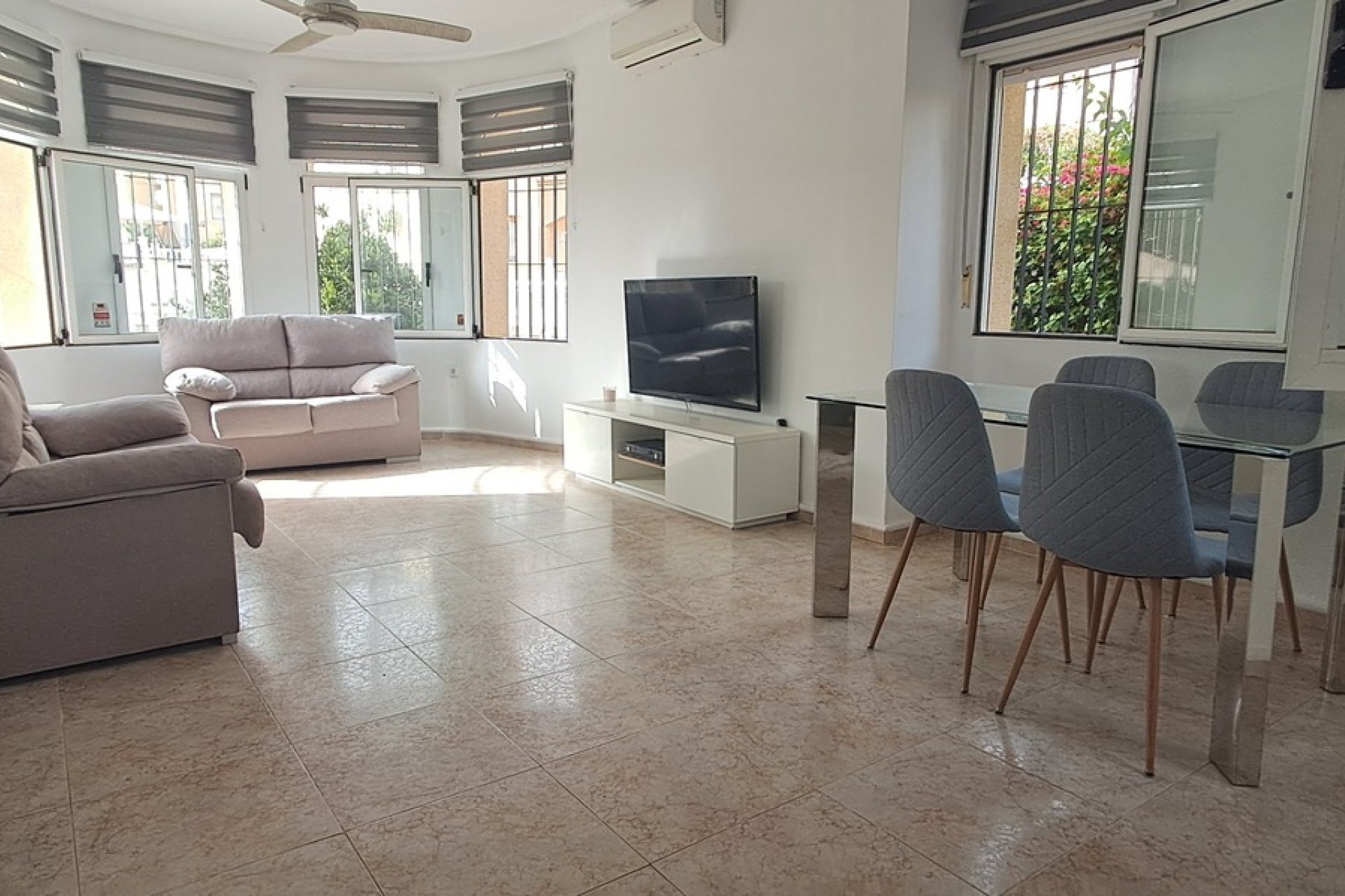 Resale - Villa * - Villamartin * - Villamartín * 
