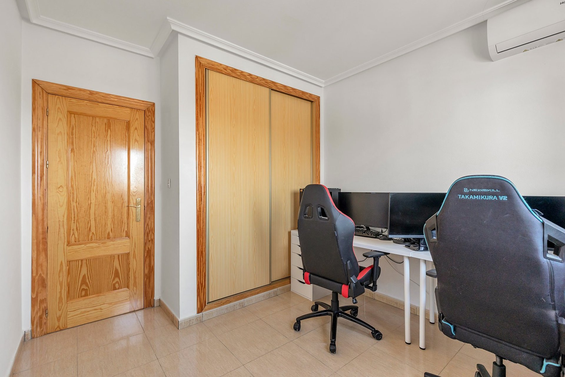 Reventa - Apartamento / Piso - Gea y Truyols - Lo Santiago