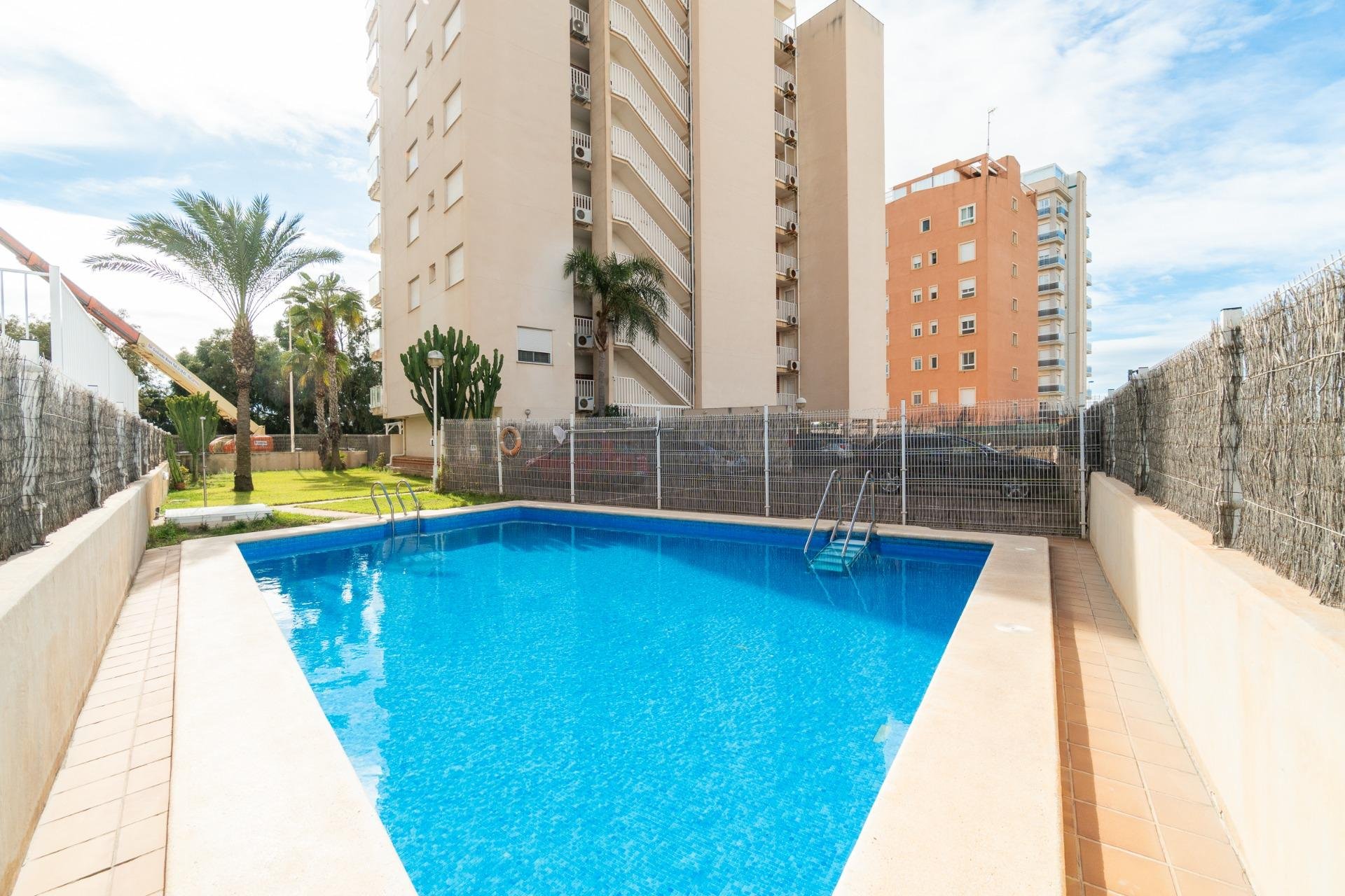 Reventa - Apartamento / Piso - Guardamar del Segura - Puerto Deportivo
