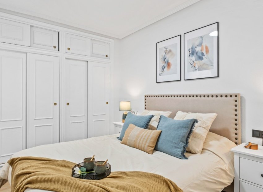Reventa - Apartamento / Piso - Orihuela Costa - La Florida