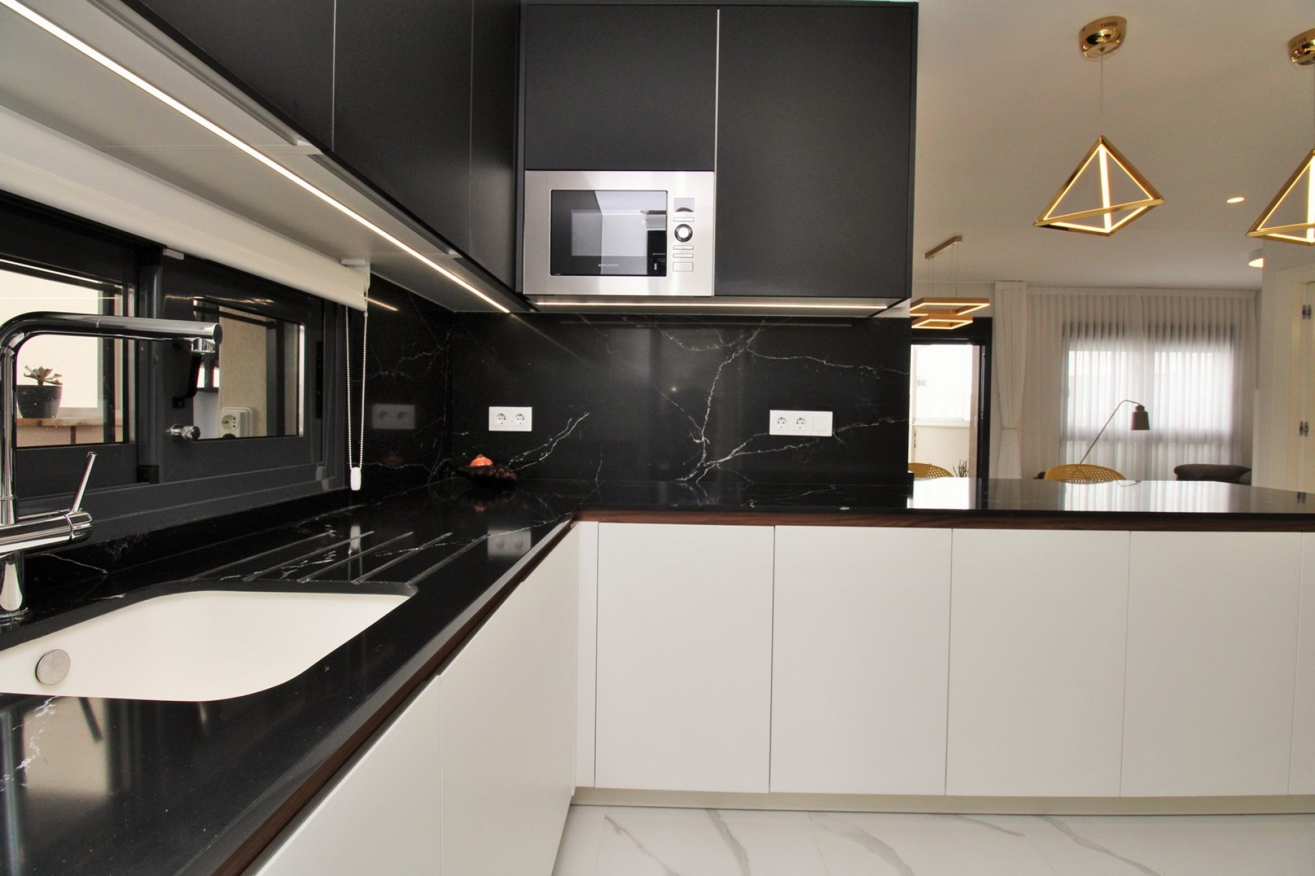 Reventa - Apartamento / Piso - San Miguel de Salinas