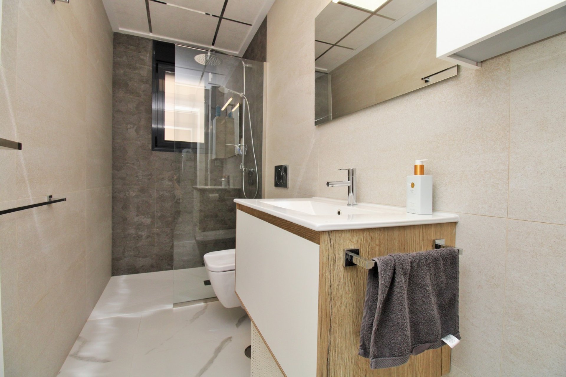 Reventa - Apartamento / Piso - San Miguel de Salinas