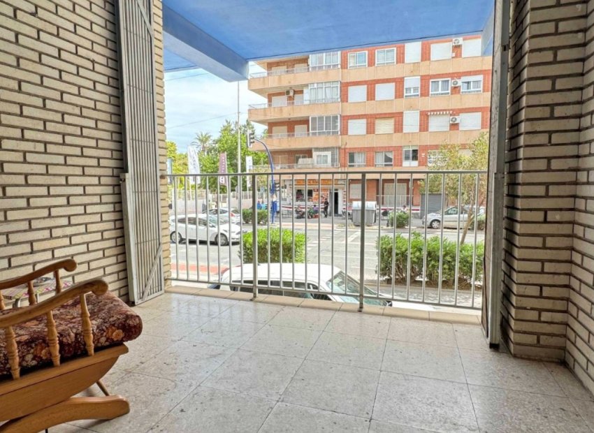 Reventa - Apartamento / piso - Torrevieja - El Acequión - Los Náufragos