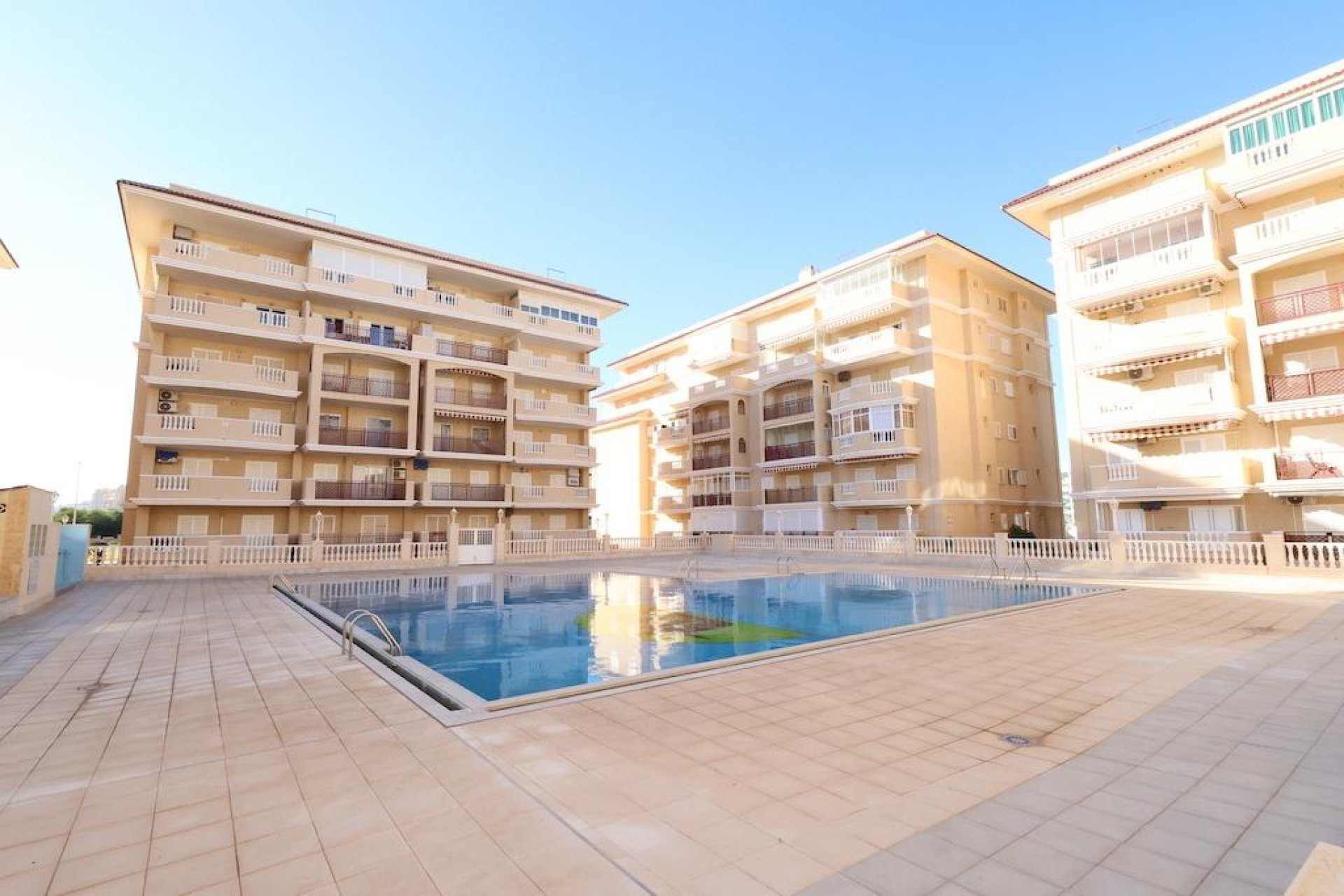 Reventa - Apartamento / piso - Torrevieja - La Mata