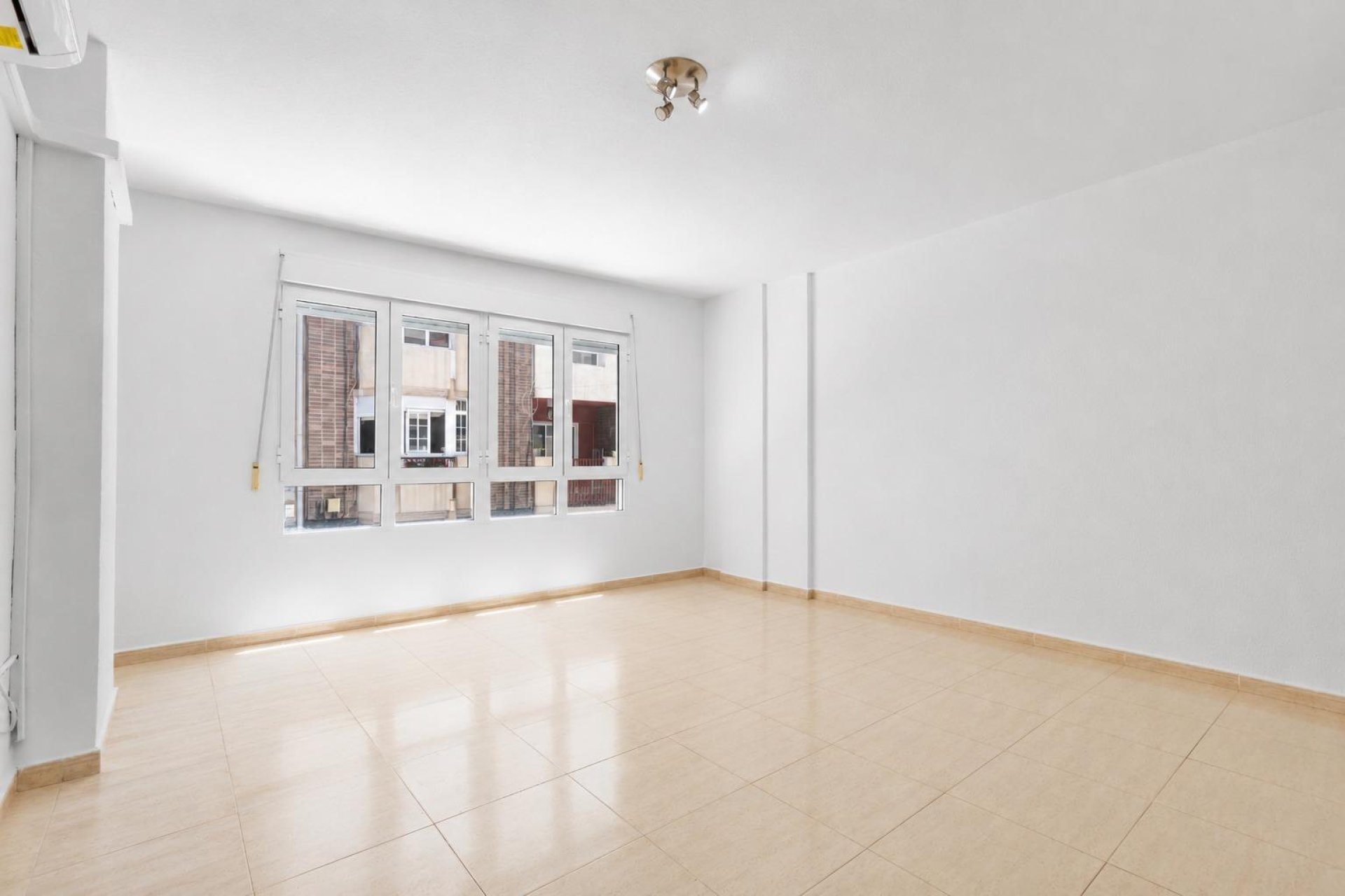 Reventa - Apartamento / Piso - Torrevieja - Puerto Deportivo