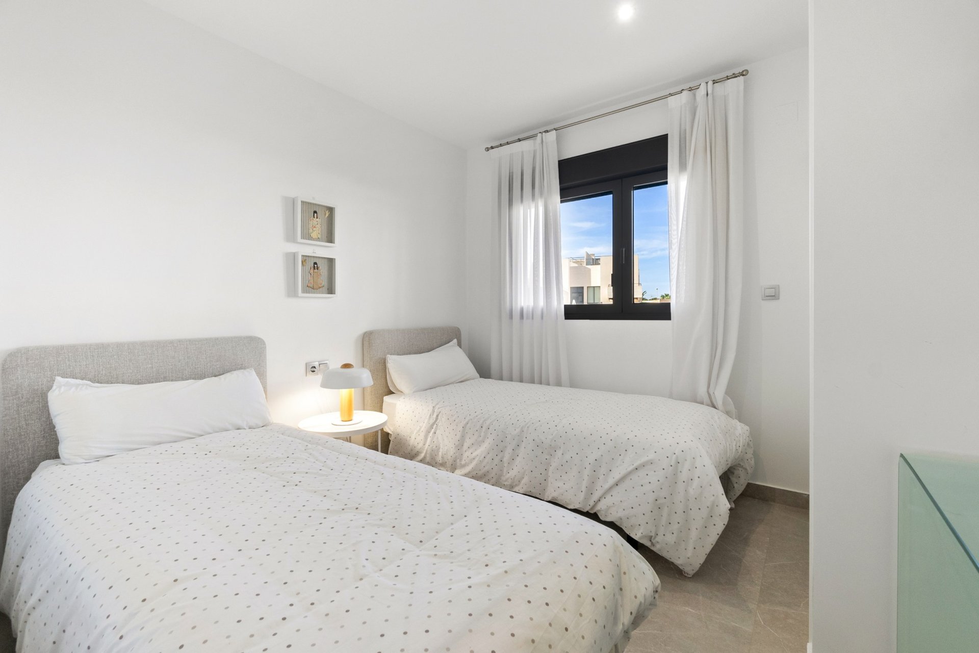 Reventa - Apartamento / piso - Torrevieja - Urbanización Montezenia-Torrezenia