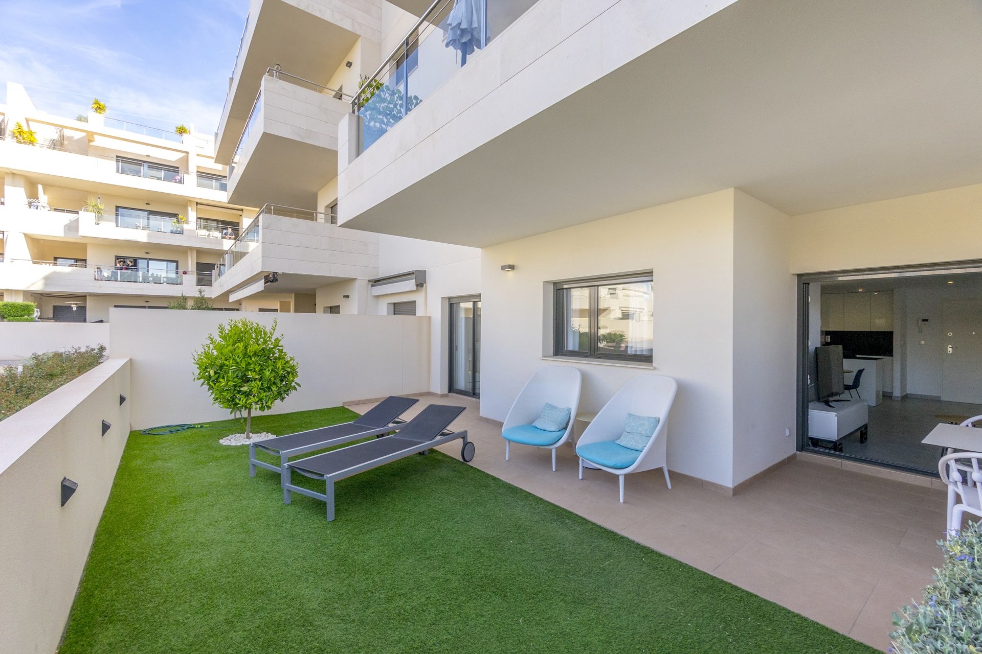 Reventa - Apartamento / piso - Torrevieja - Urbanización Montezenia-Torrezenia