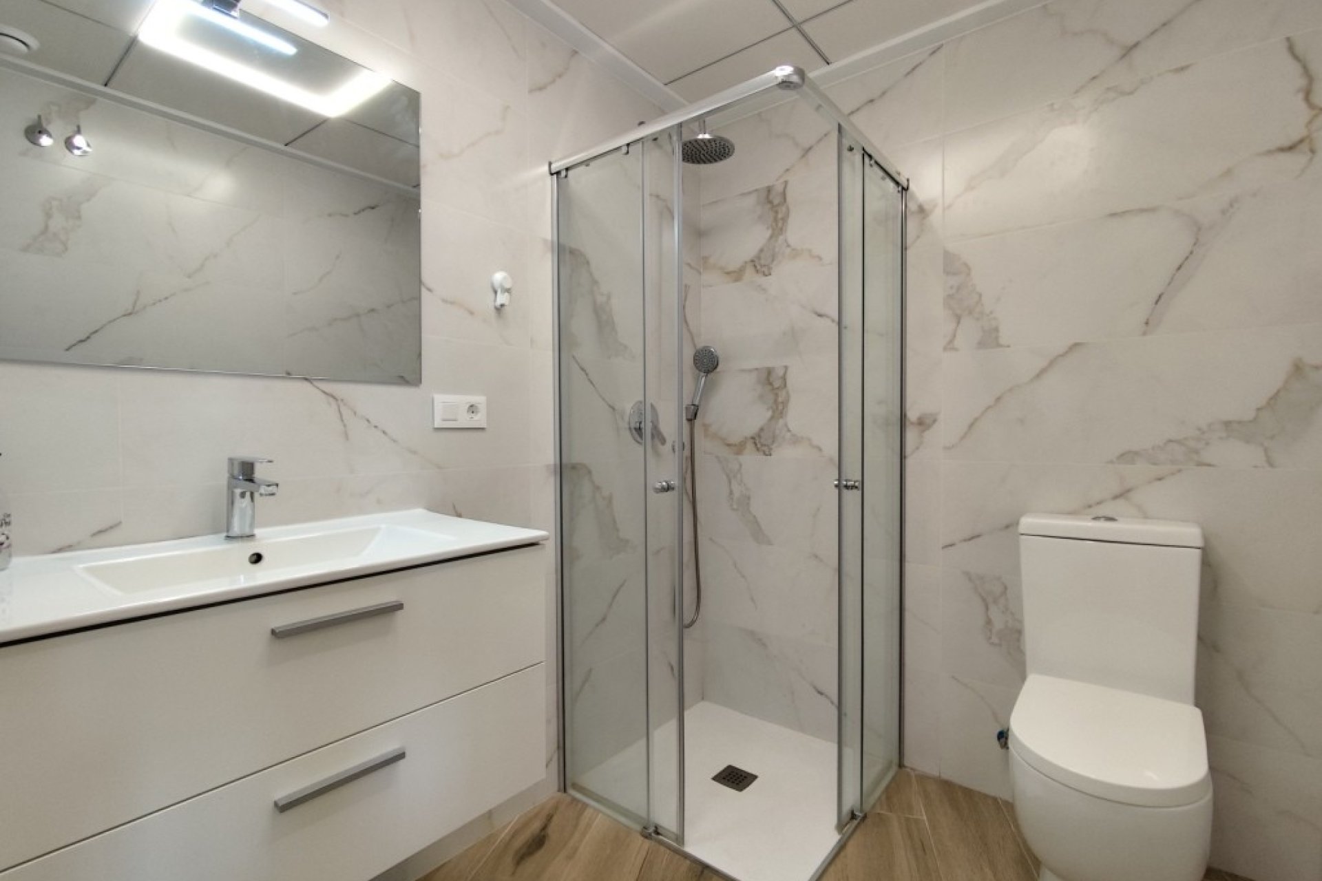 Reventa - Apartamento / Piso - Villamartin - Villamartín