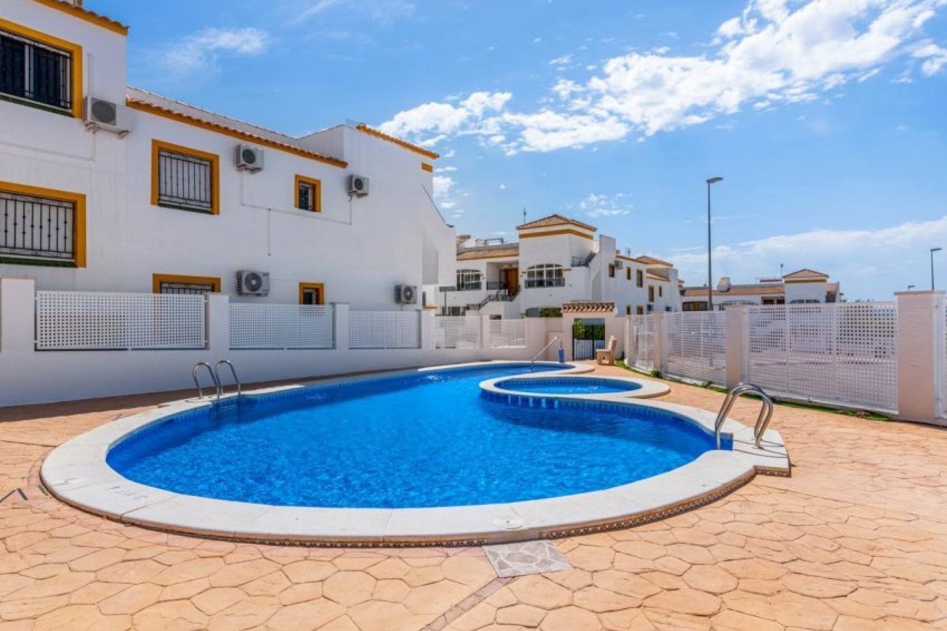 Reventa - Apartamento / Piso - Vistabella Golf Entre Naranjos - Costa Blanca