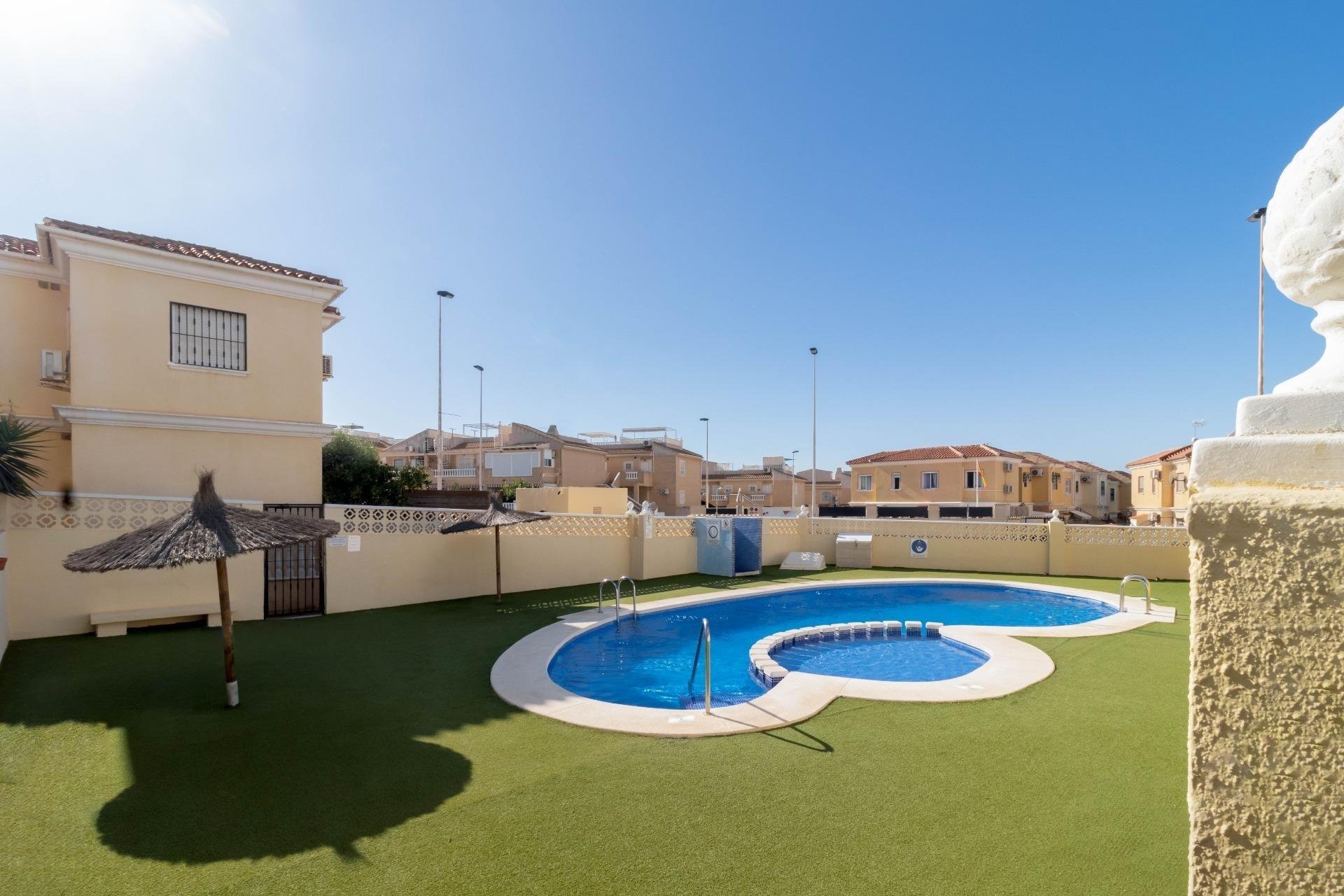 Reventa - Bungalow - Torrevieja - Aguas Nuevas