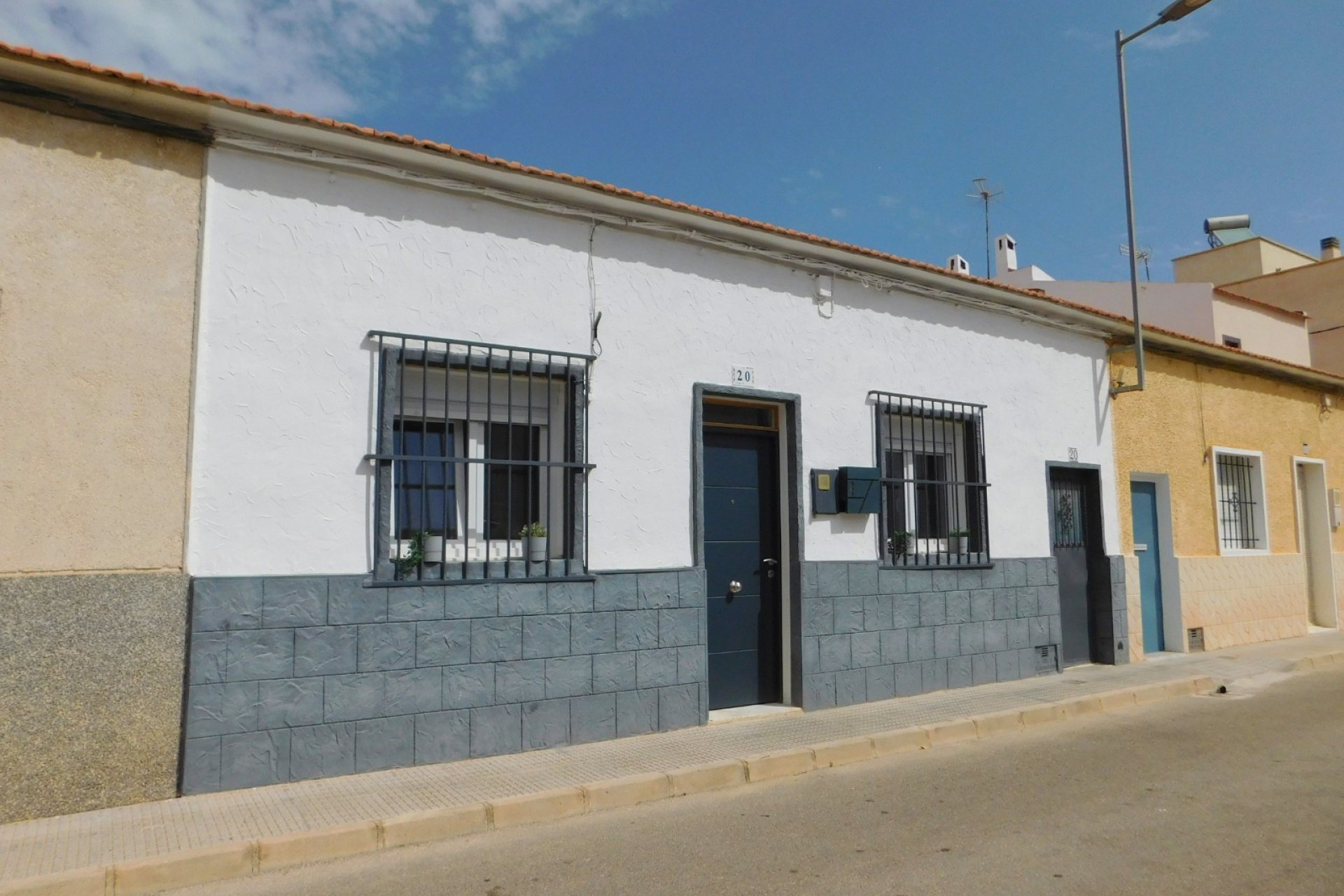 Reventa - Casa adosada - San Miguel de Salinas