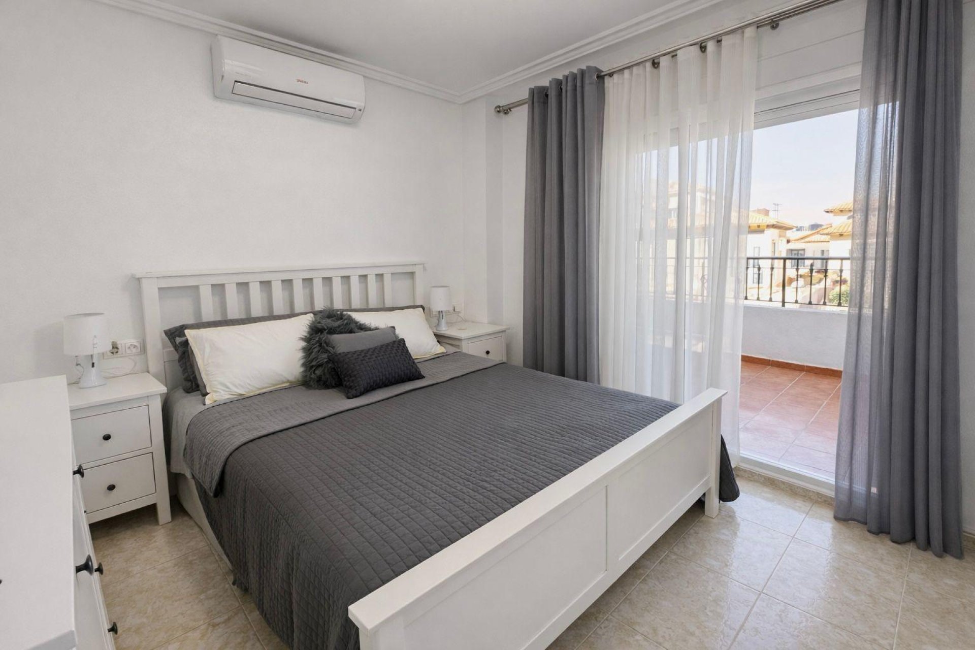 Reventa - Casa adosada - Torrevieja - La Siesta