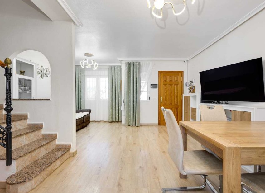 Reventa - Casa adosada - Torrevieja