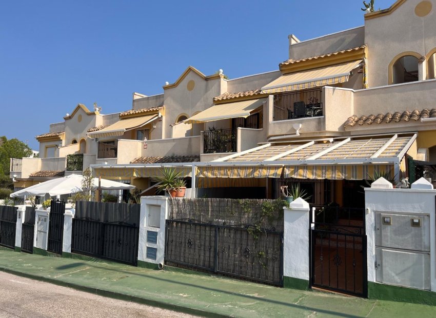 Reventa - Casa adosada - Torrevieja