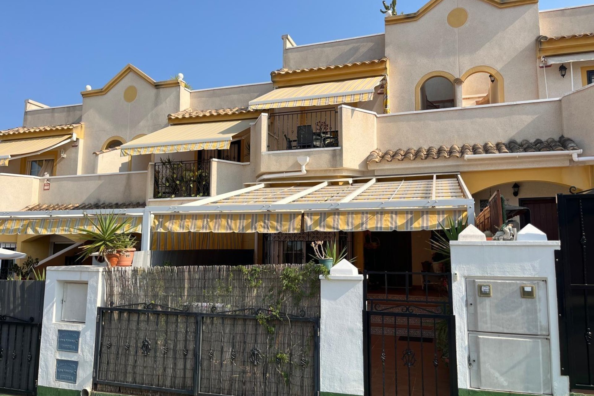 Reventa - Casa adosada - Torrevieja