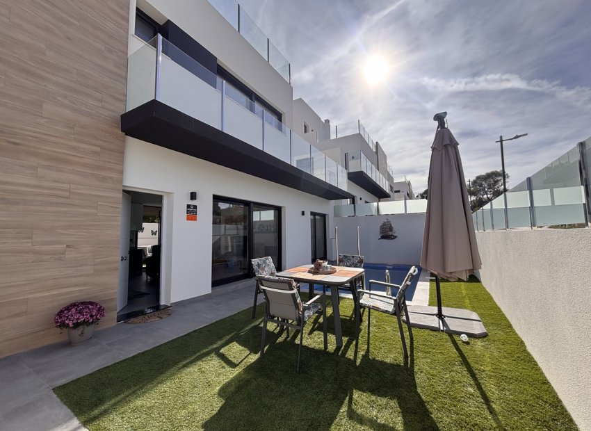 Reventa - Casa adosada - Villamartin - Villamartín