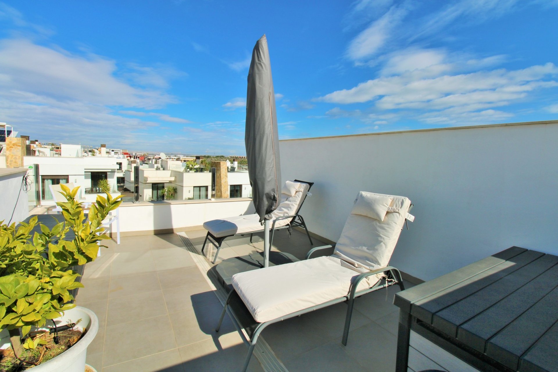 Reventa - Casa adosada - Villamartin - Villamartín