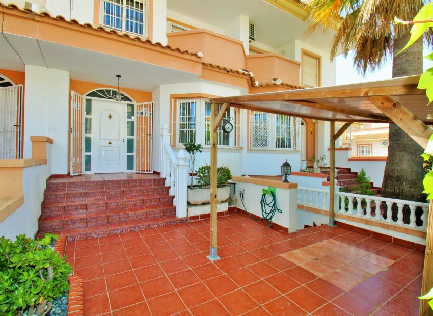 Reventa - Casa adosada - Villamartin - Villamartín