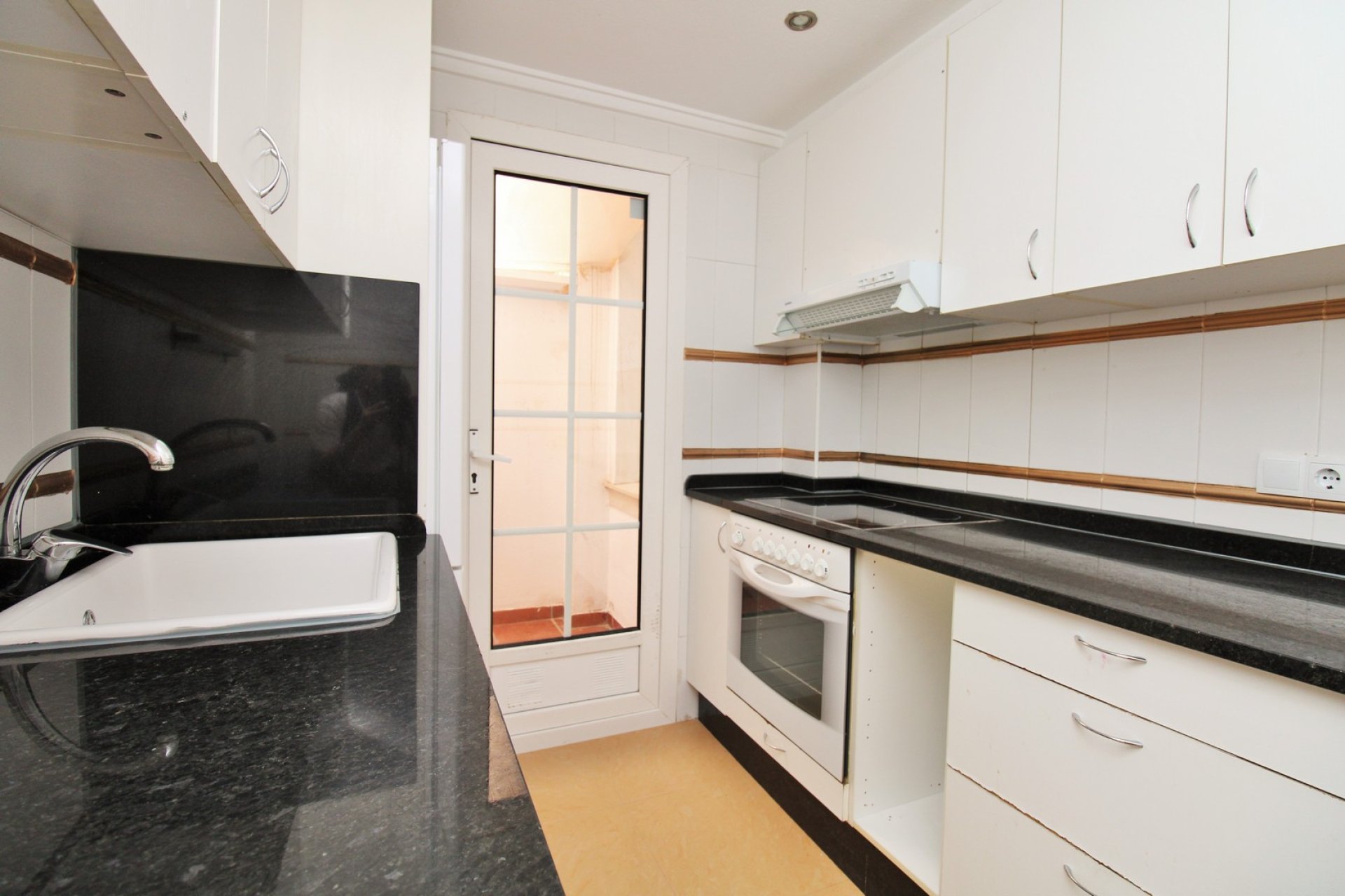 Reventa - Casa adosada - Villamartin - Villamartín