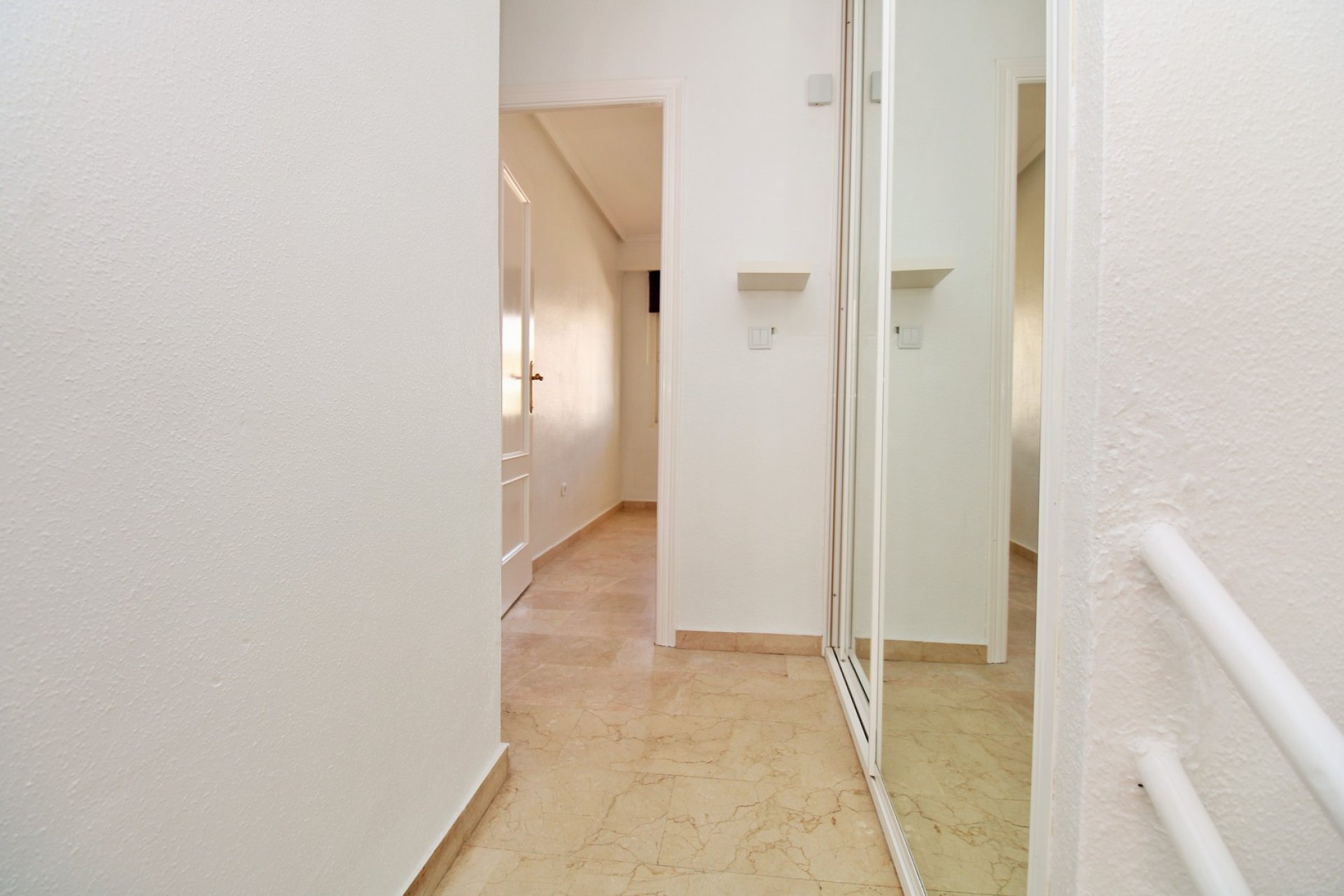 Reventa - Casa adosada - Villamartin - Villamartín