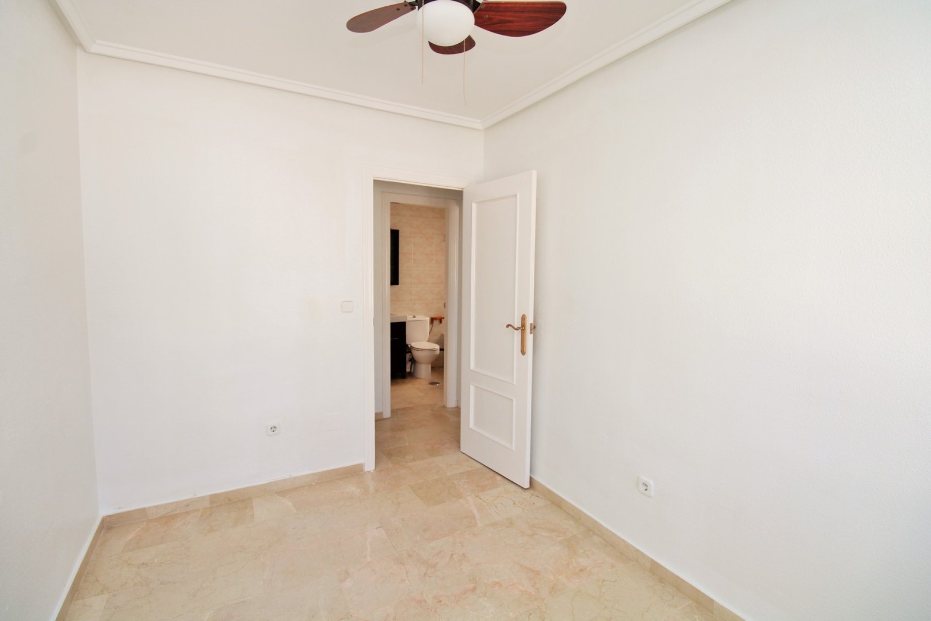 Reventa - Casa adosada - Villamartin - Villamartín