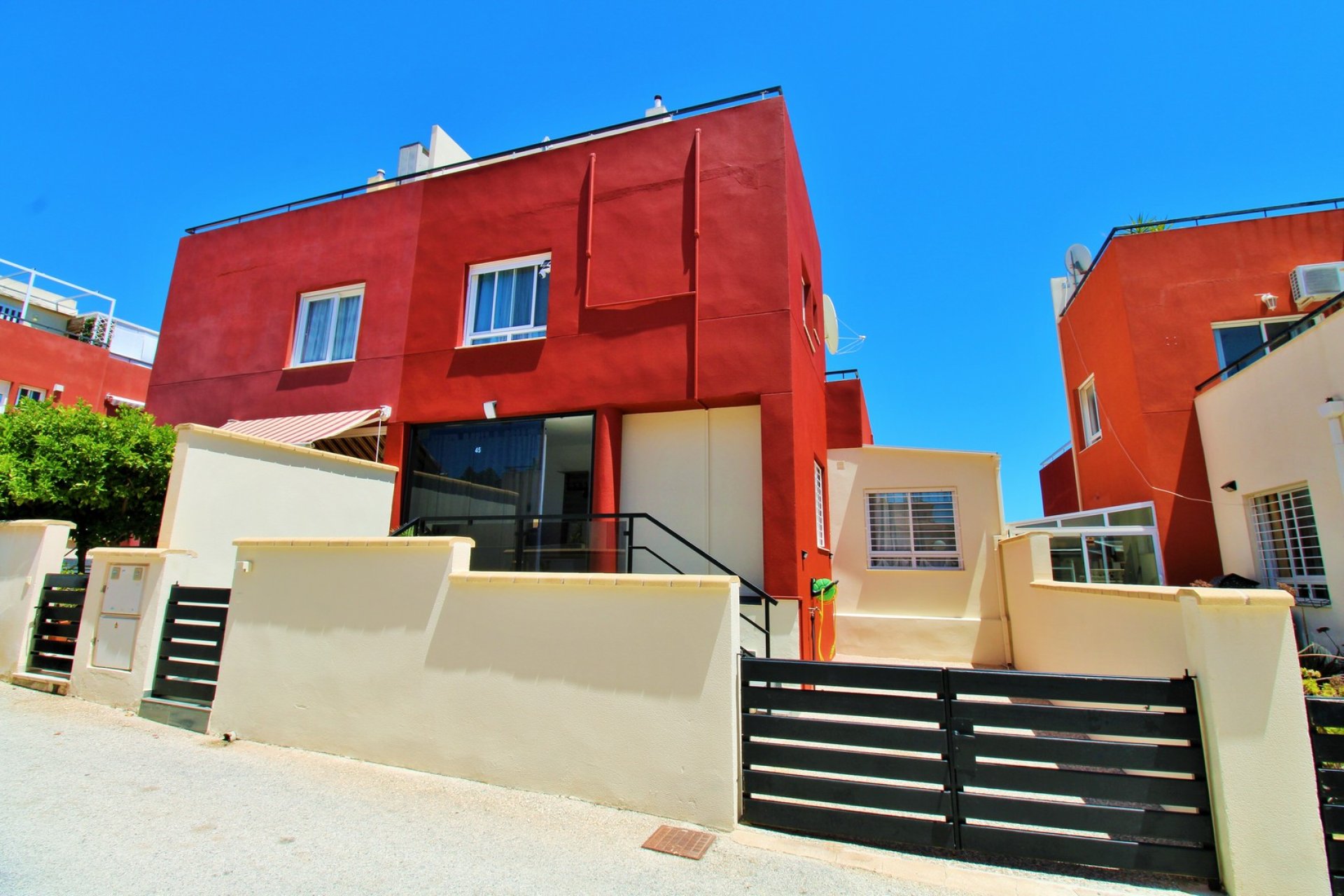 Reventa - Casa adosada - Villamartin - Villamartín