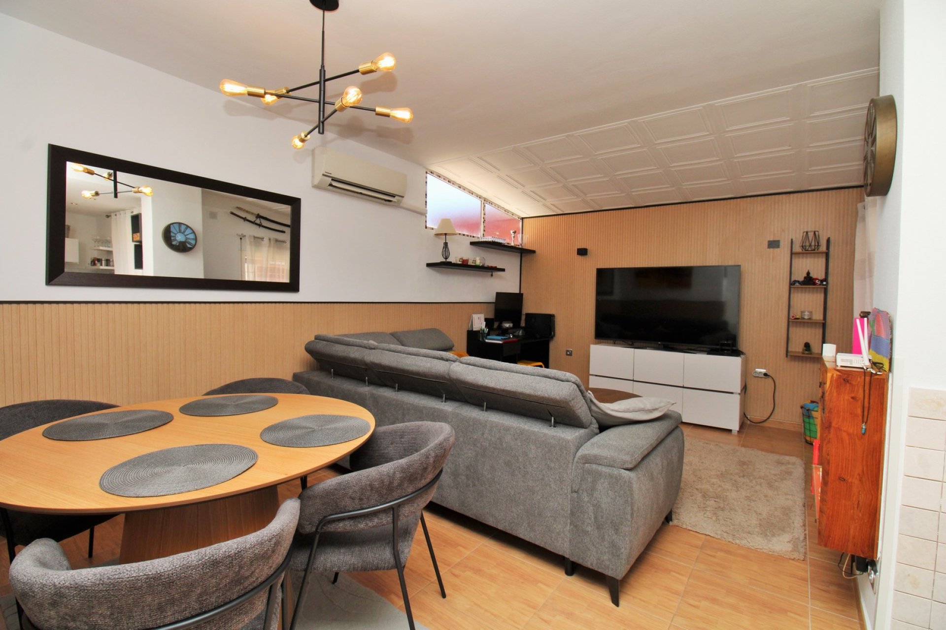 Reventa - Casa adosada - Villamartin - Villamartín