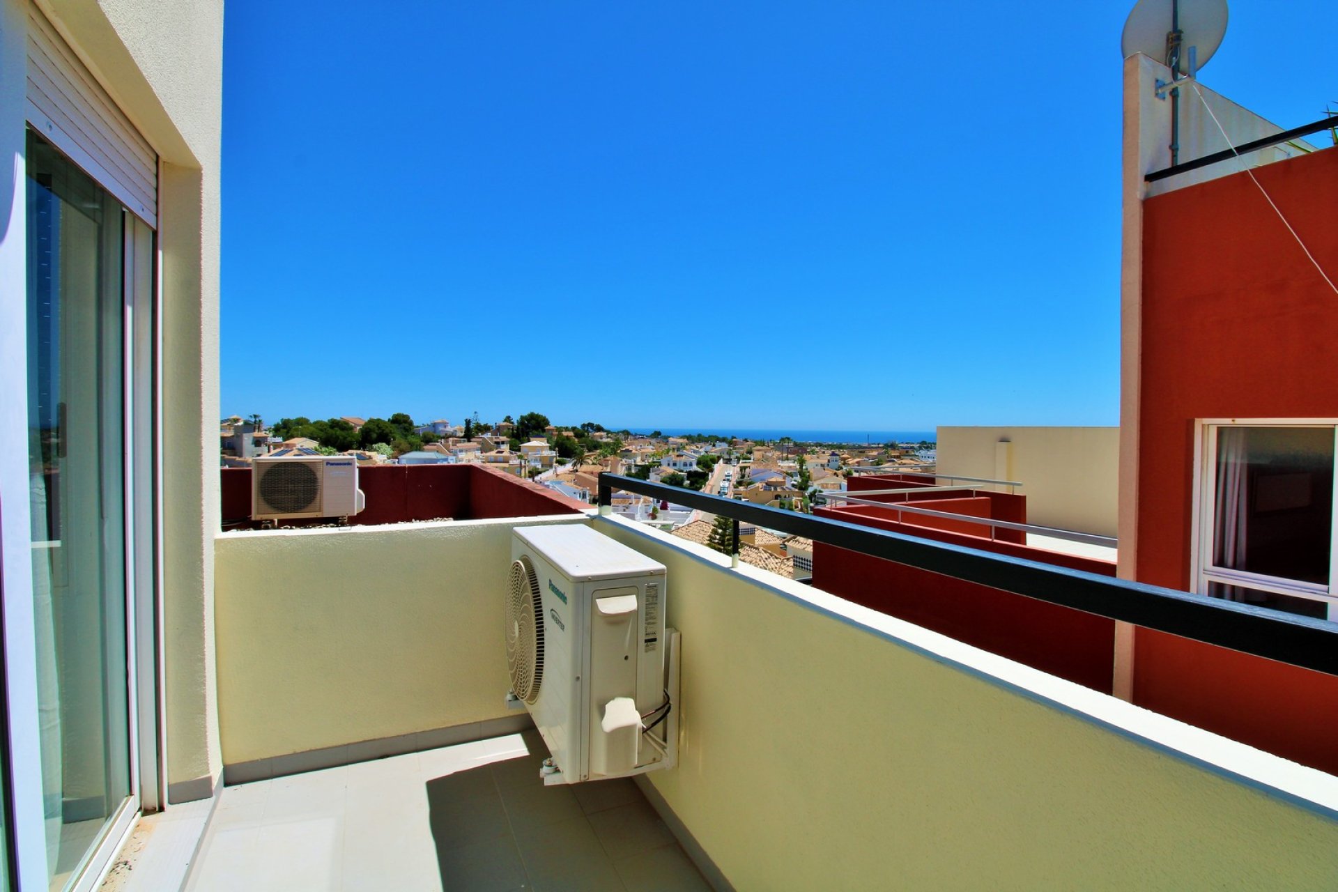 Reventa - Casa adosada - Villamartin - Villamartín