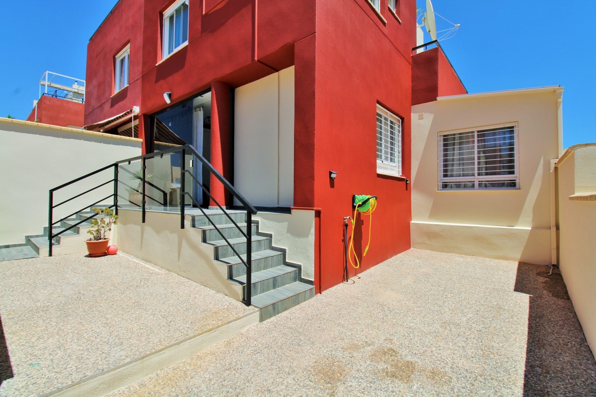 Reventa - Casa adosada - Villamartin - Villamartín