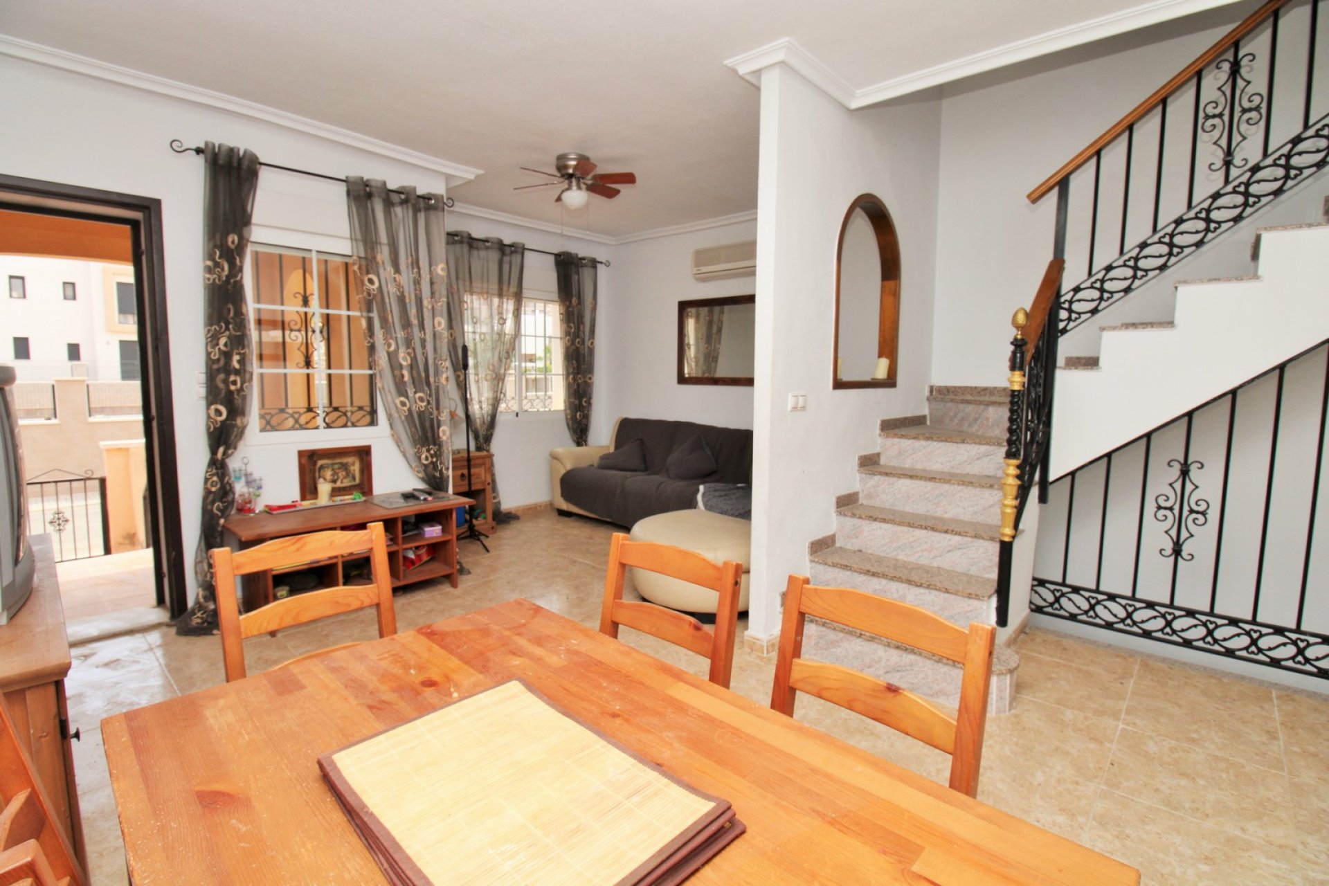 Reventa - Casa adosada - Villamartin - Villamartín