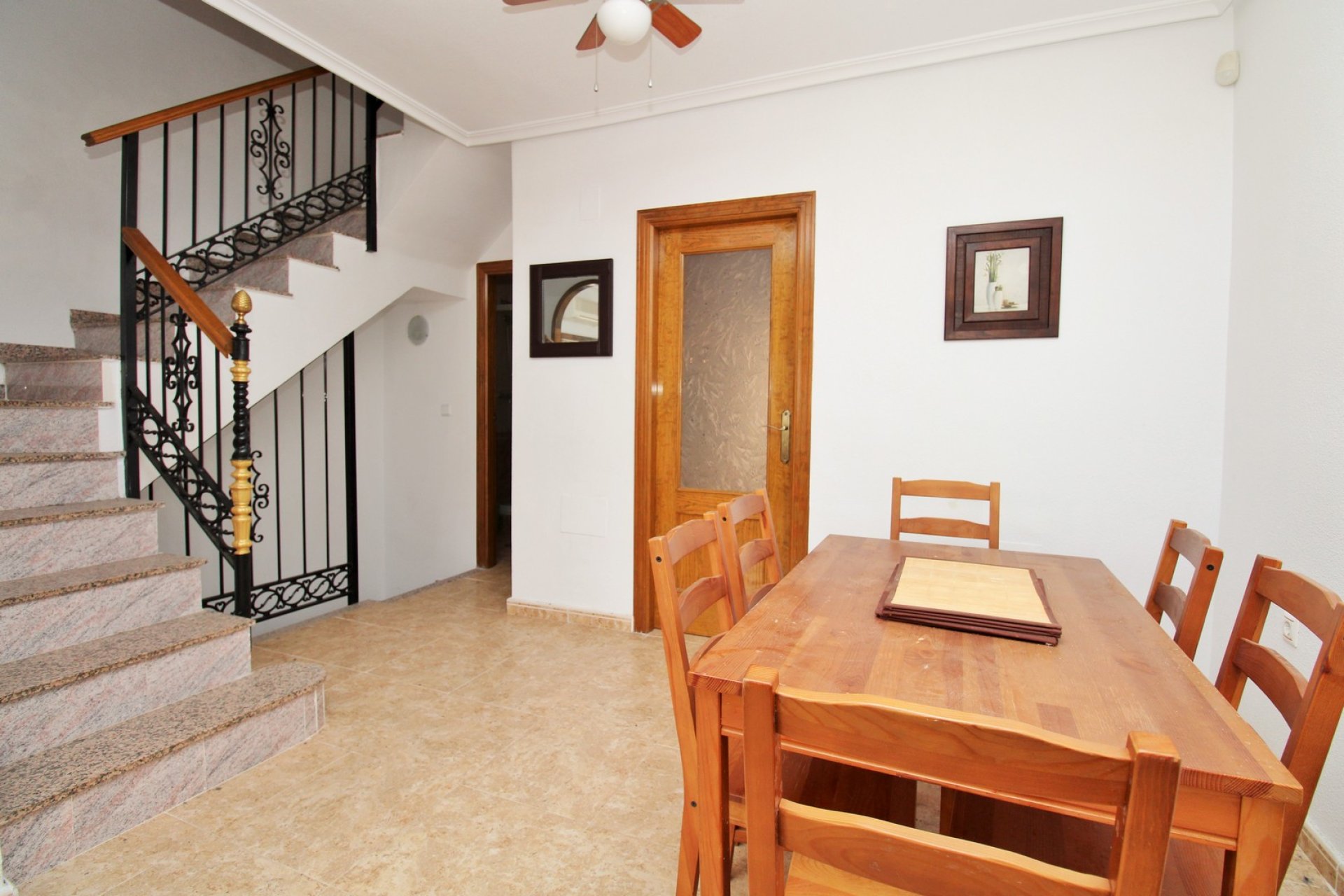 Reventa - Casa adosada - Villamartin - Villamartín