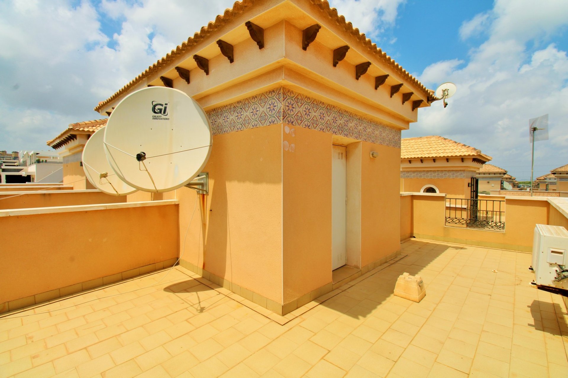 Reventa - Casa adosada - Villamartin - Villamartín