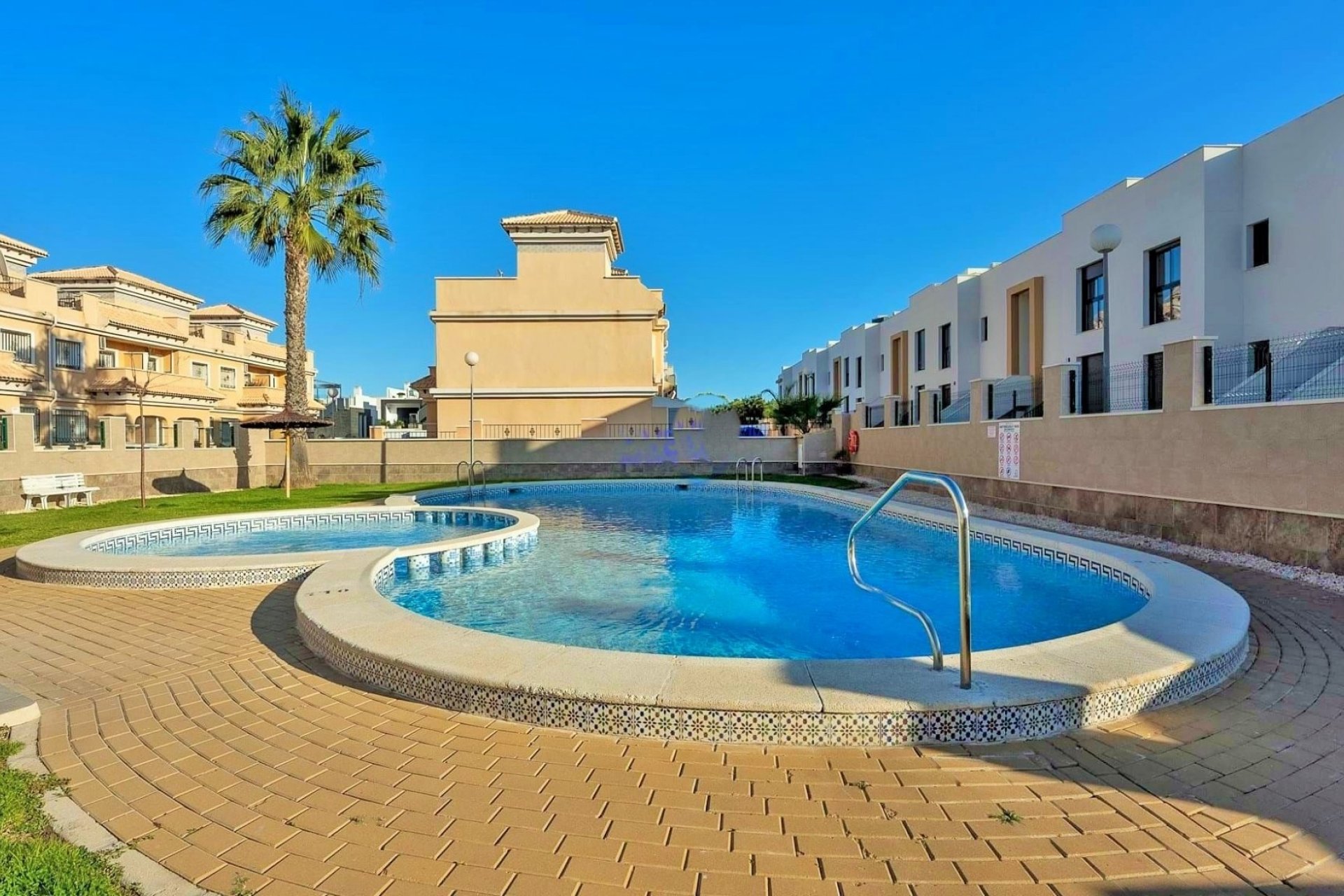 Reventa - Casa adosada - Villamartin - Villamartín
