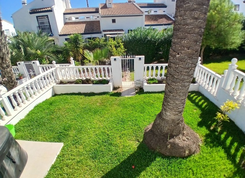 Reventa - Casa adosada - Villamartin - Villamartín
