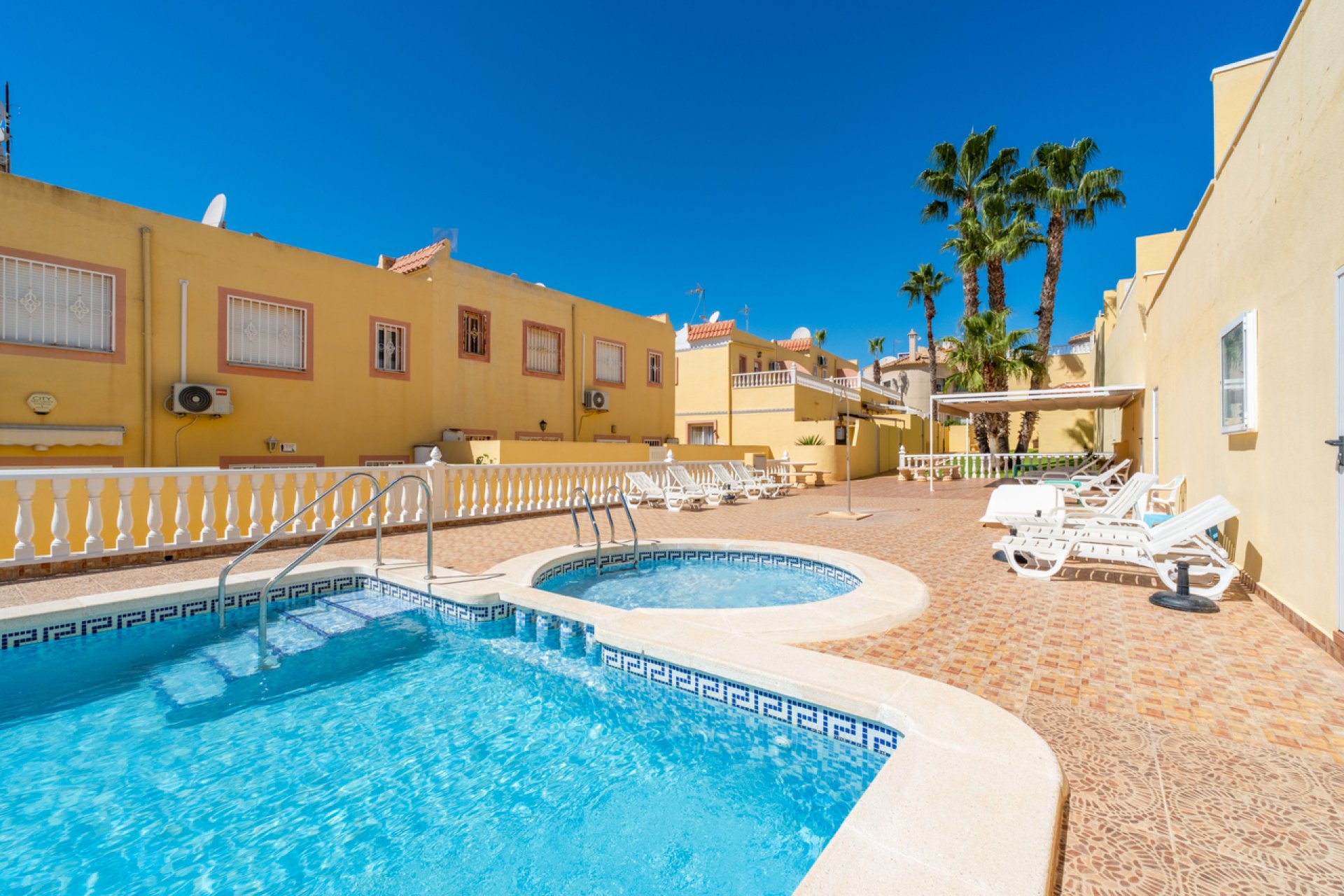 Reventa - Casa adosada - Villamartin - Villamartín