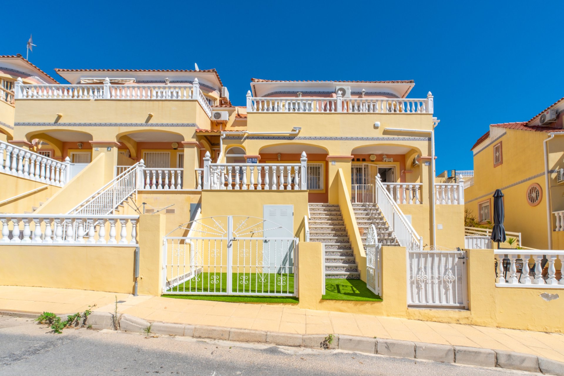 Reventa - Casa adosada - Villamartin - Villamartín