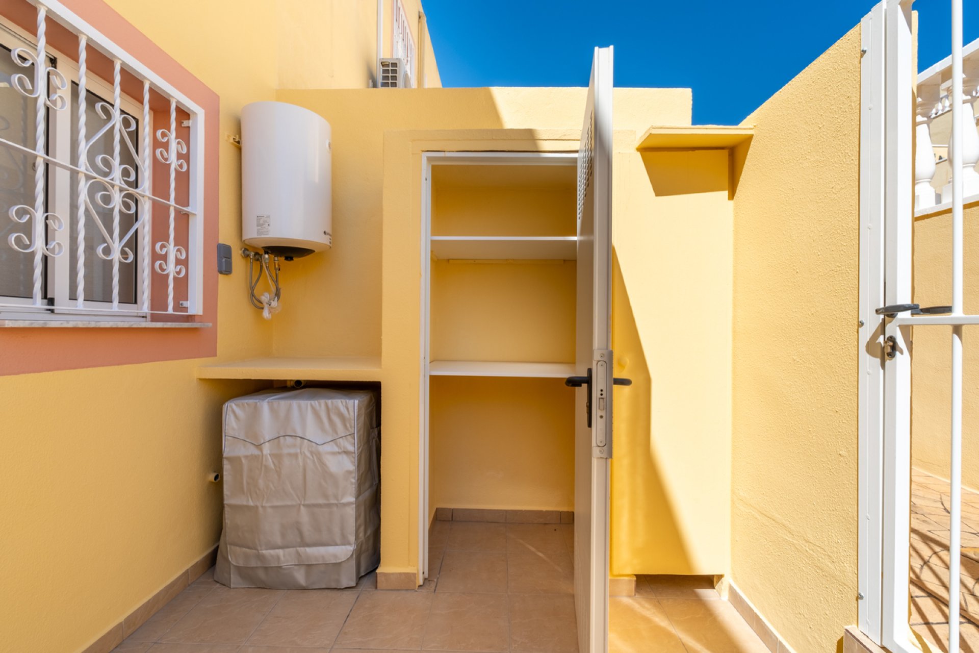 Reventa - Casa adosada - Villamartin - Villamartín