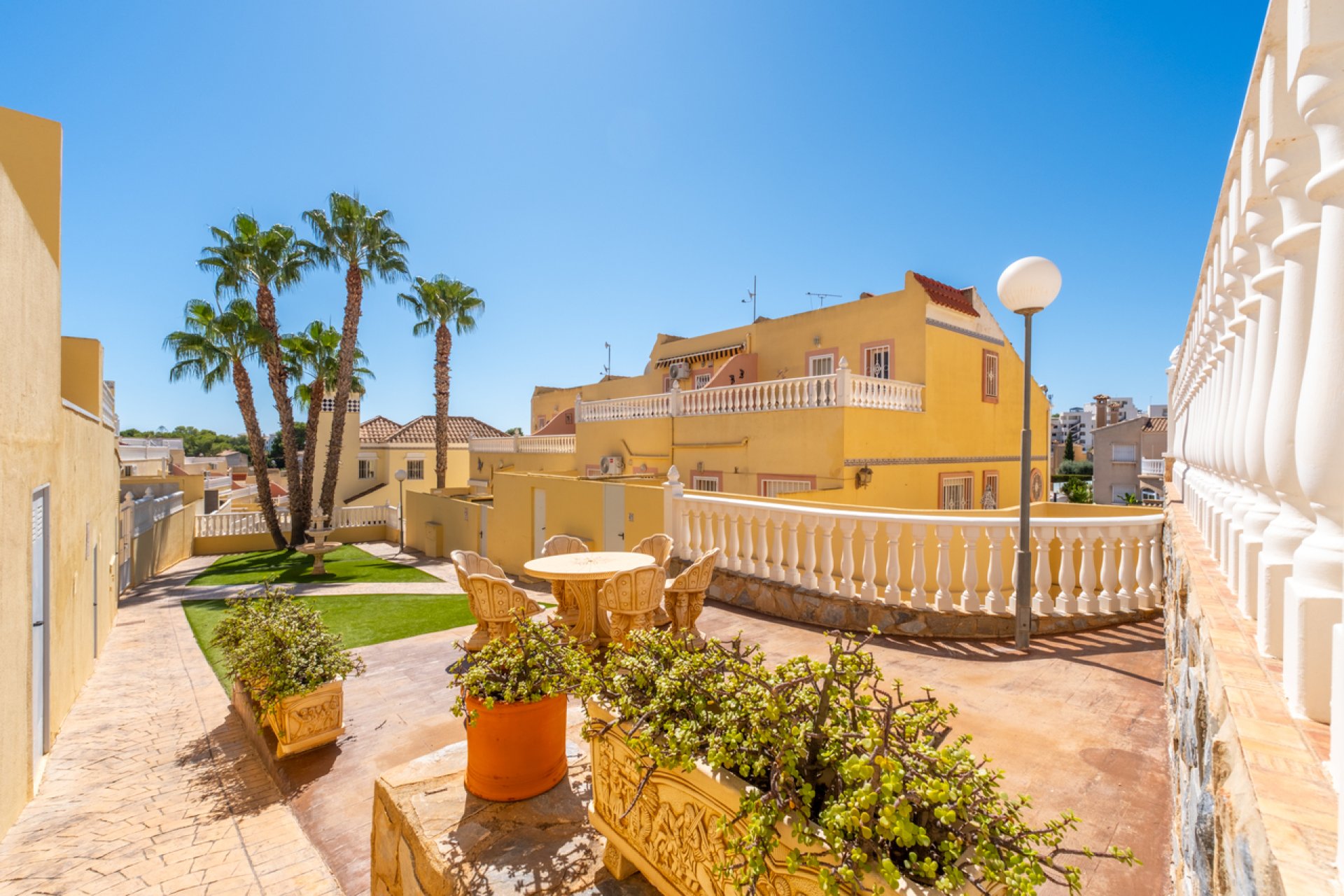 Reventa - Casa adosada - Villamartin - Villamartín