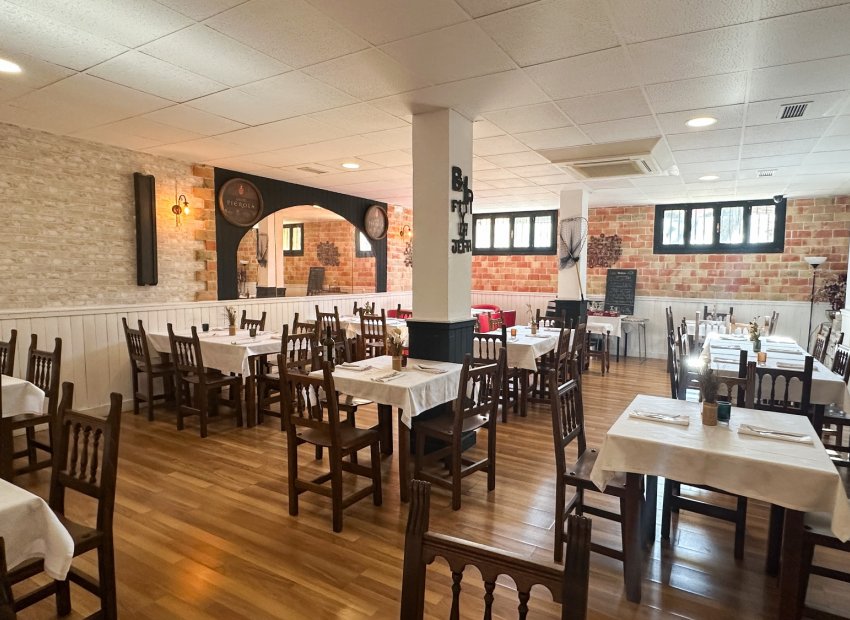 Reventa - Comercial - Torrevieja - Aguas Nuevas