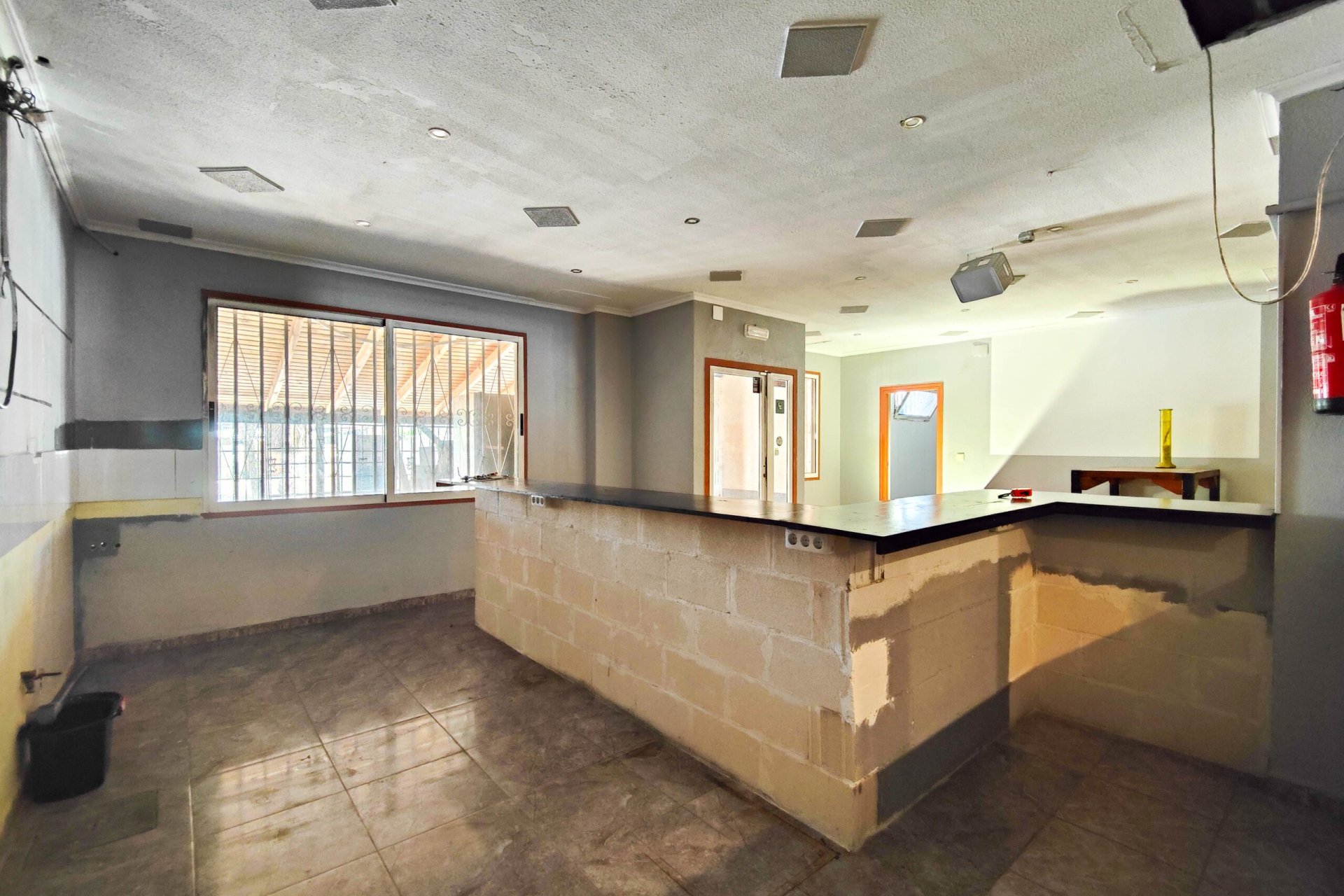 Reventa - Comercial - Torrevieja - La Siesta - El Salado - Torreta