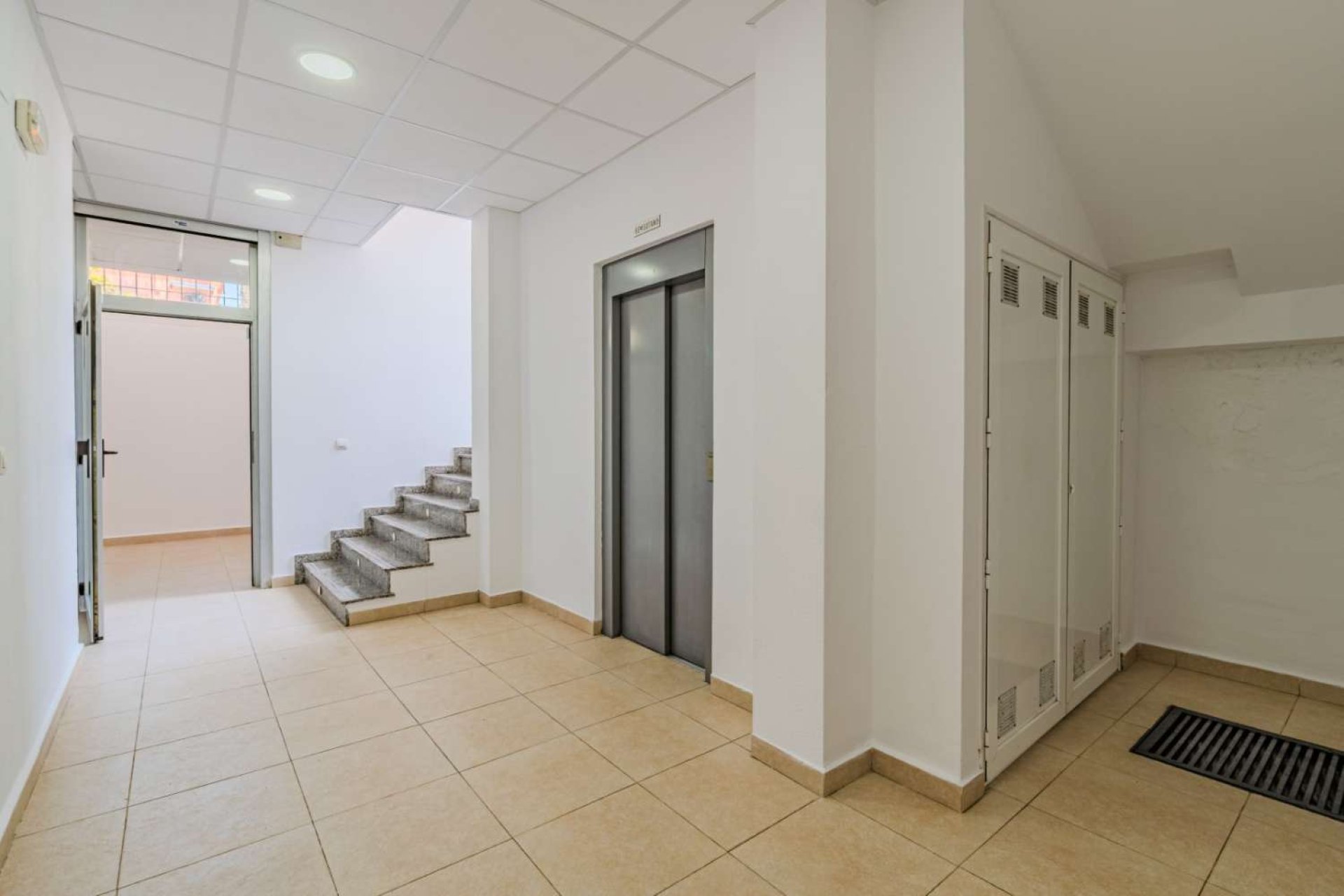 Reventa - Comercial - Torrevieja - Nueva Torrevieja - Aguas Nuevas