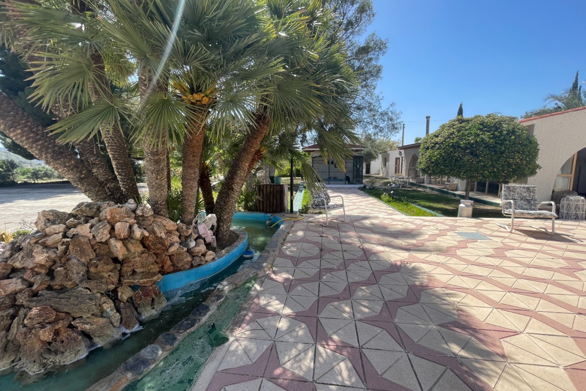 Reventa - Finca / Casa Rural - Elda