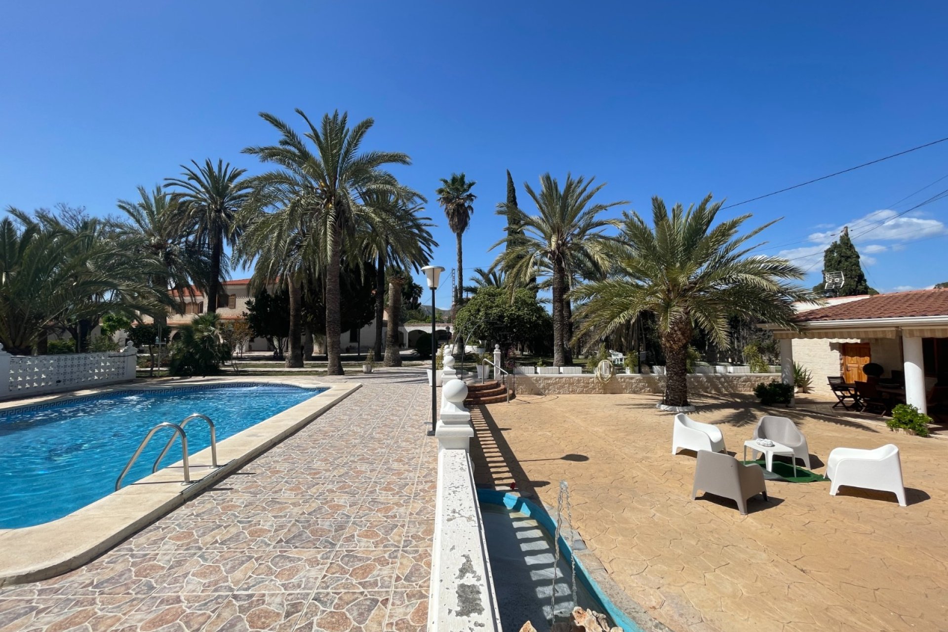 Reventa - Finca / Casa Rural - Elda